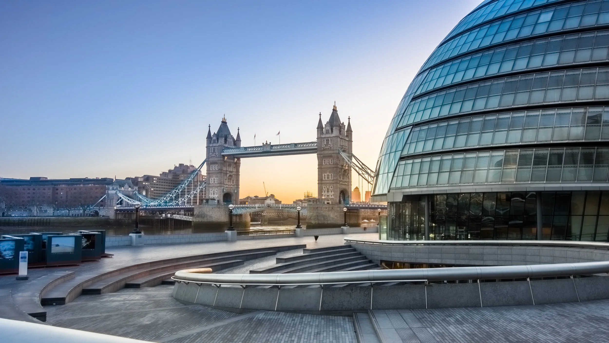 Litigation Radar: RBS defends £70m+ negligence claim, Fitch Ratings representative action &amp; Palantir pursue MOPAC AI contract veto