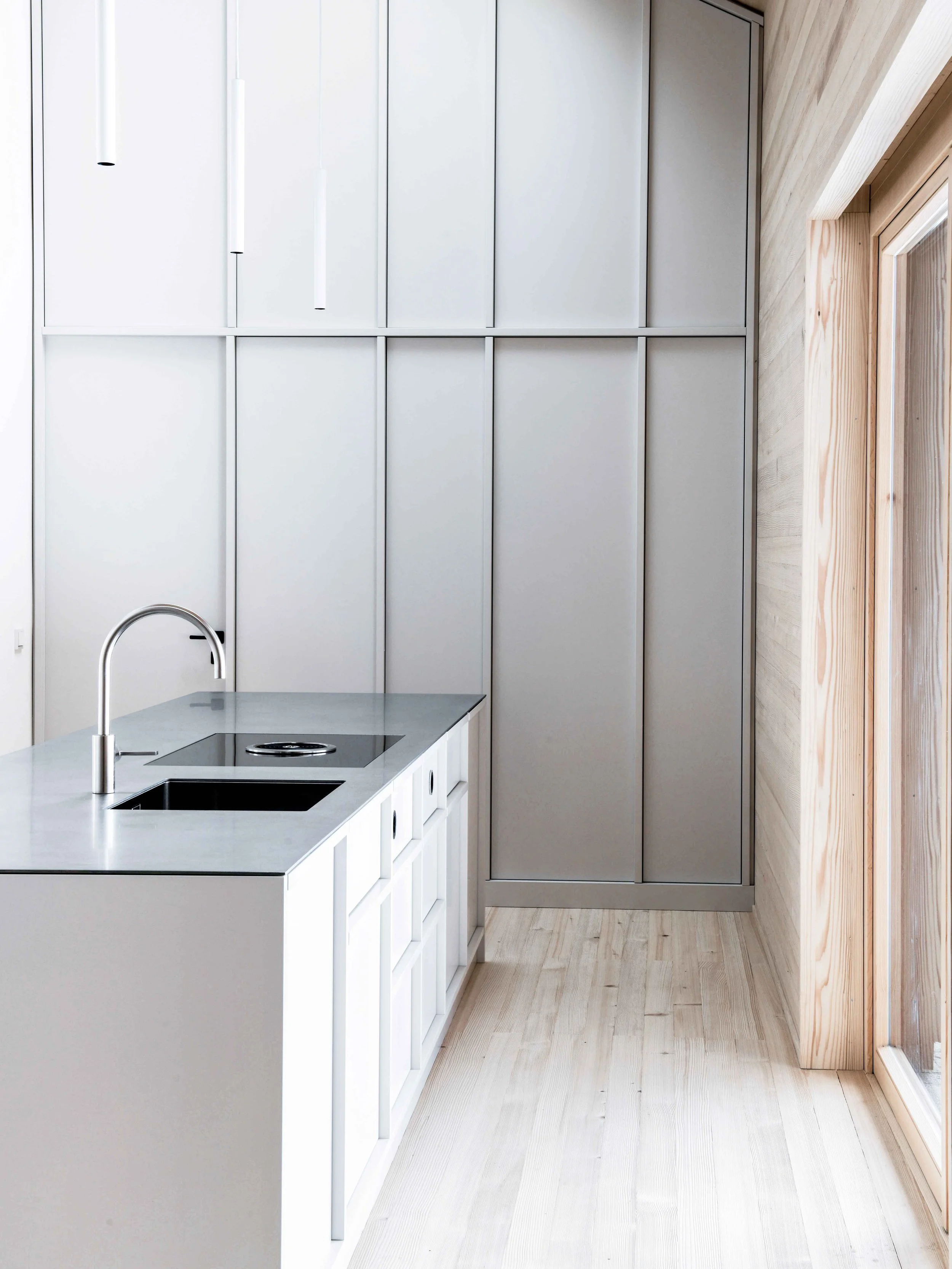 Das Waschhaus wurde von BAND-Architektur schlicht und modern entworfen