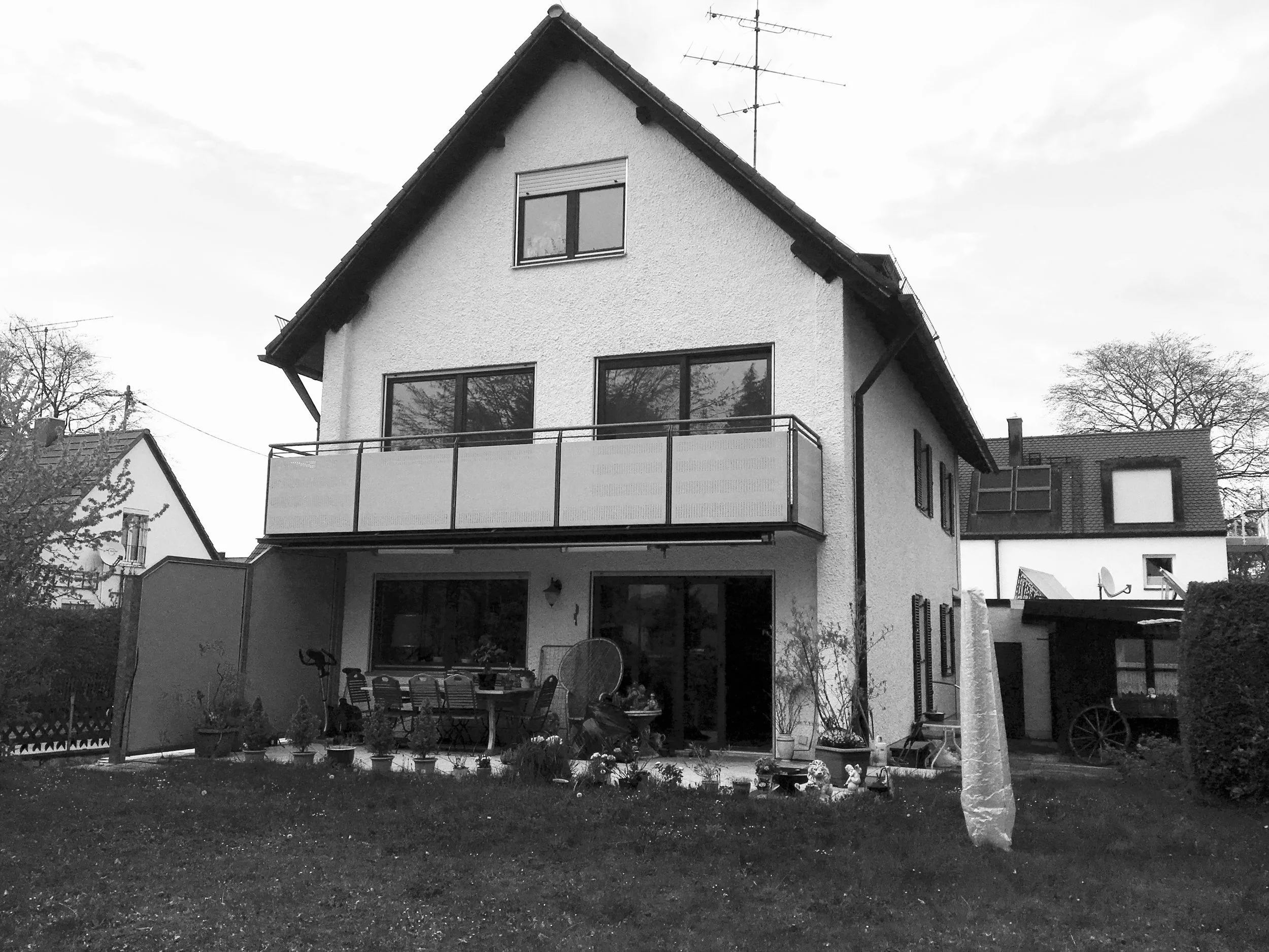 Historisches Bild vor der Sanierung des Harlachinger Einfamilienhauses