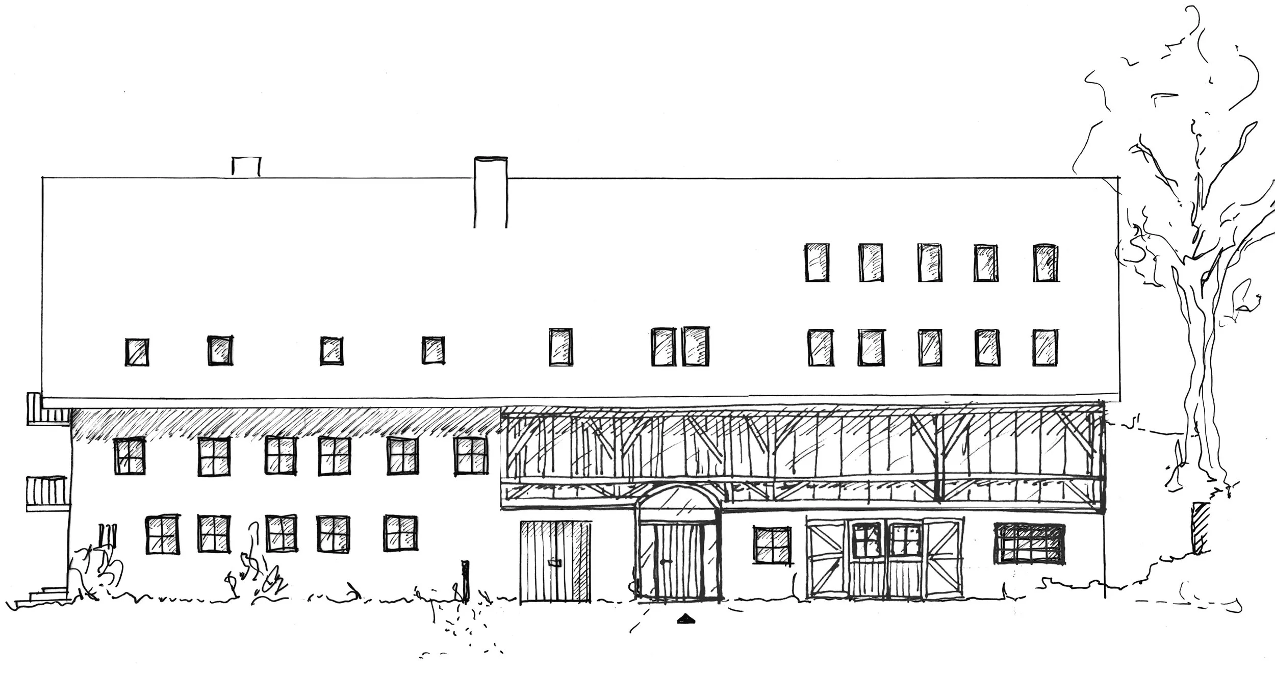 Handgezeichnete Architektur-Ansicht eines historischen Bauernhauses mit restauriertem Fachwerk, Rundbogentor, Sprossenfenstern und Baumbewuchs.
