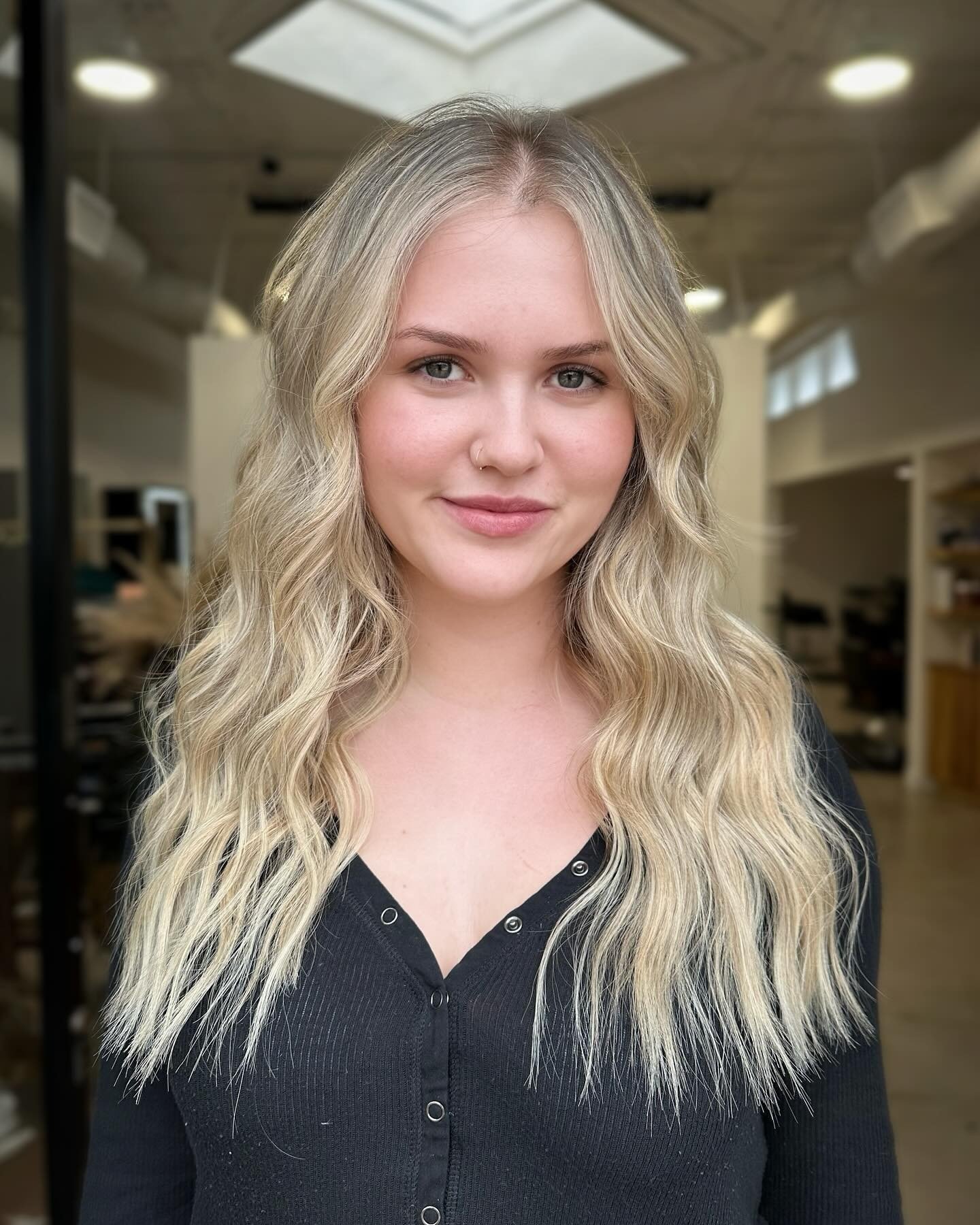 Bright + Light 🤍⁠
⁠
@colorme.amber helped her client achieve a brighter look with more volume + length by installing a row of @invisiblebeadextensions and adding a full head of foils + tip outs.⁠
⁠
Visit mane-tained.com to book an appointment!⁠
⁠
#m