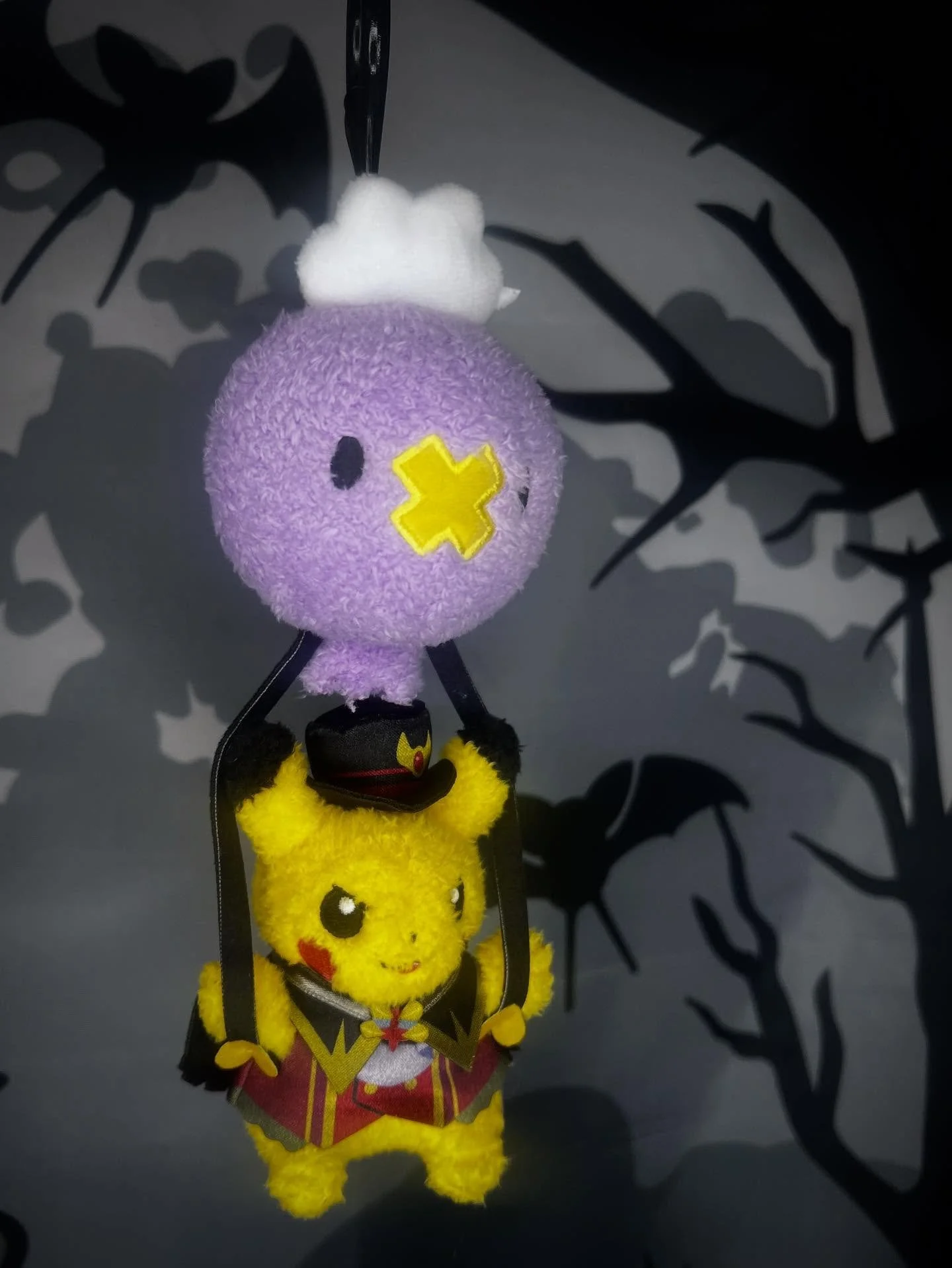 One of the newest plushies from this year&rsquo;s Pok&eacute;ween collection from Pok&eacute;mon Center, a Drifloon carrying Pikachu keychain! 
Without a doubt, this is my favorite plush keychain Pok&eacute;mon has ever released.  It is 10/10 😭✨

Th
