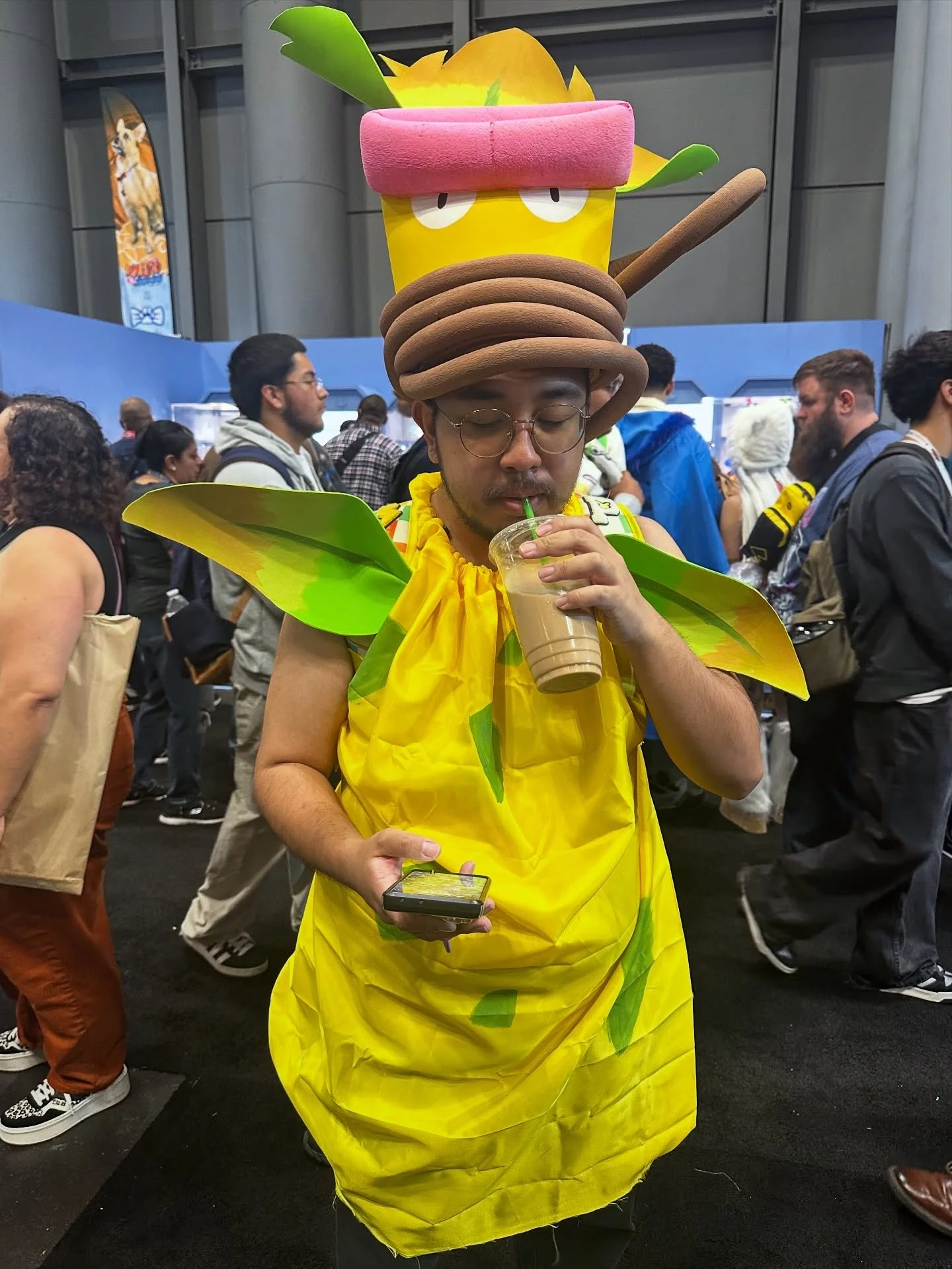 Pok&eacute;mon cosplayers - Day two of @newyorkcomiccon! 

Everyone looked incredible but I am so so obsessed with @tibby_tibs&rsquo;s Mega Victreebel cosplay 

♡

♡

♡

#pokemon #ポケモン #nycc #newyorkcomiccon #cosplay #pokemoncosplay #pokemonnyc #nint
