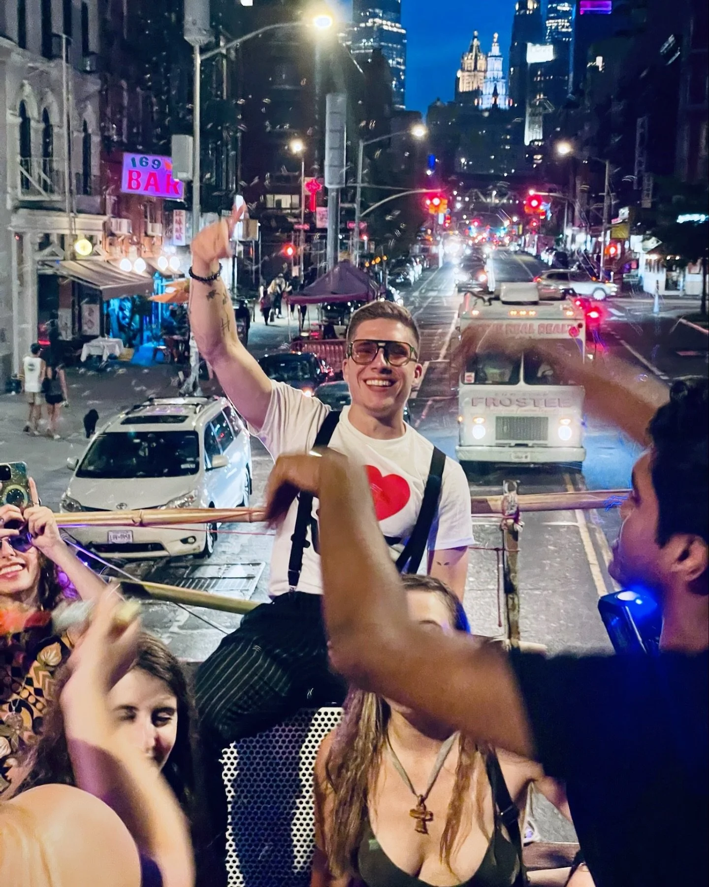 I&rsquo;m drunk on the top of the car