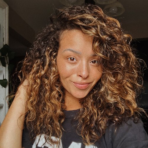 Herbal Hair Healing — Arielle de Martinez Herbal Hair Healing — Arielle de Martinez