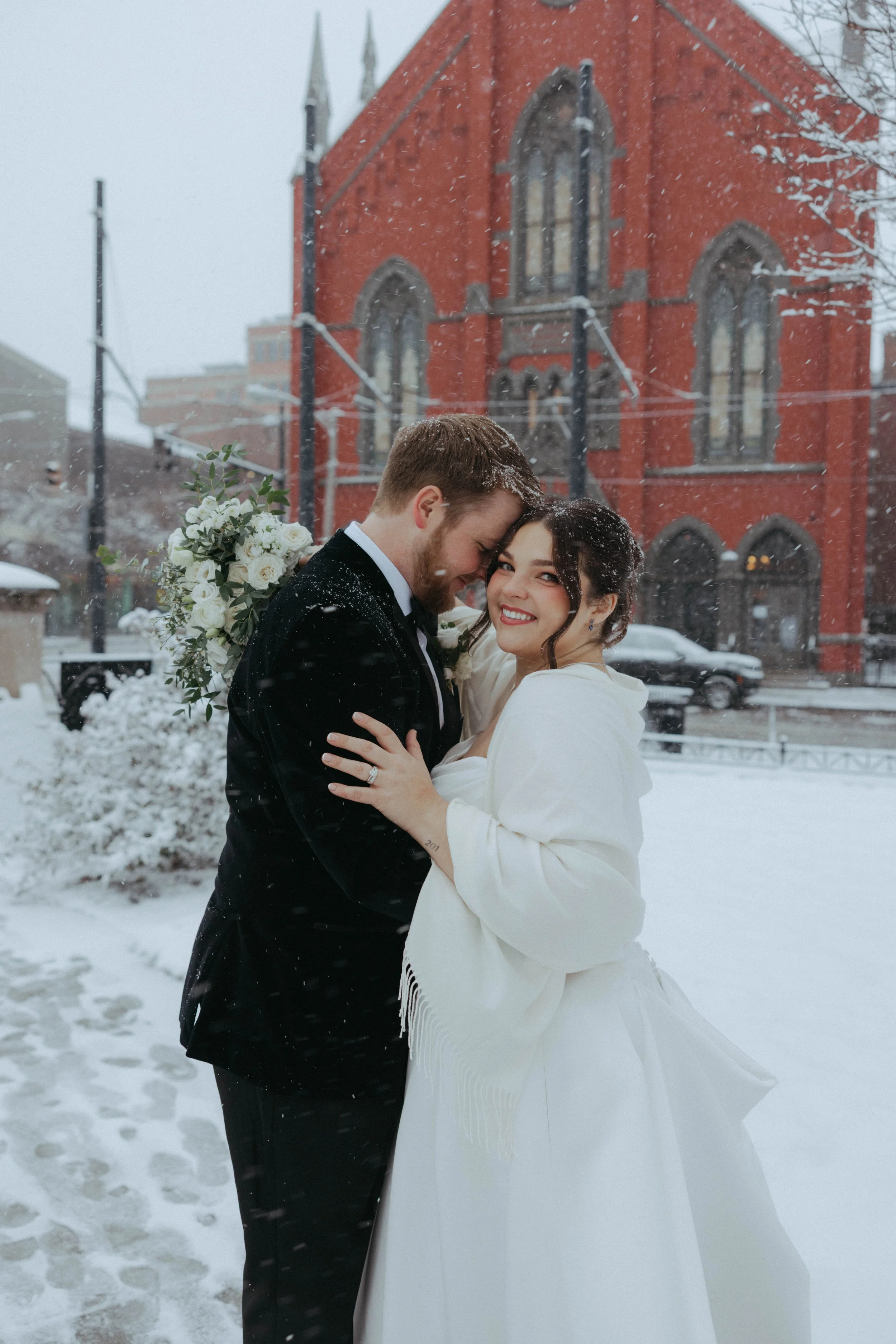 A Snowy Winter Wedding at The Transept in Cincinnati, Ohio | Courtney  Mullins Photography