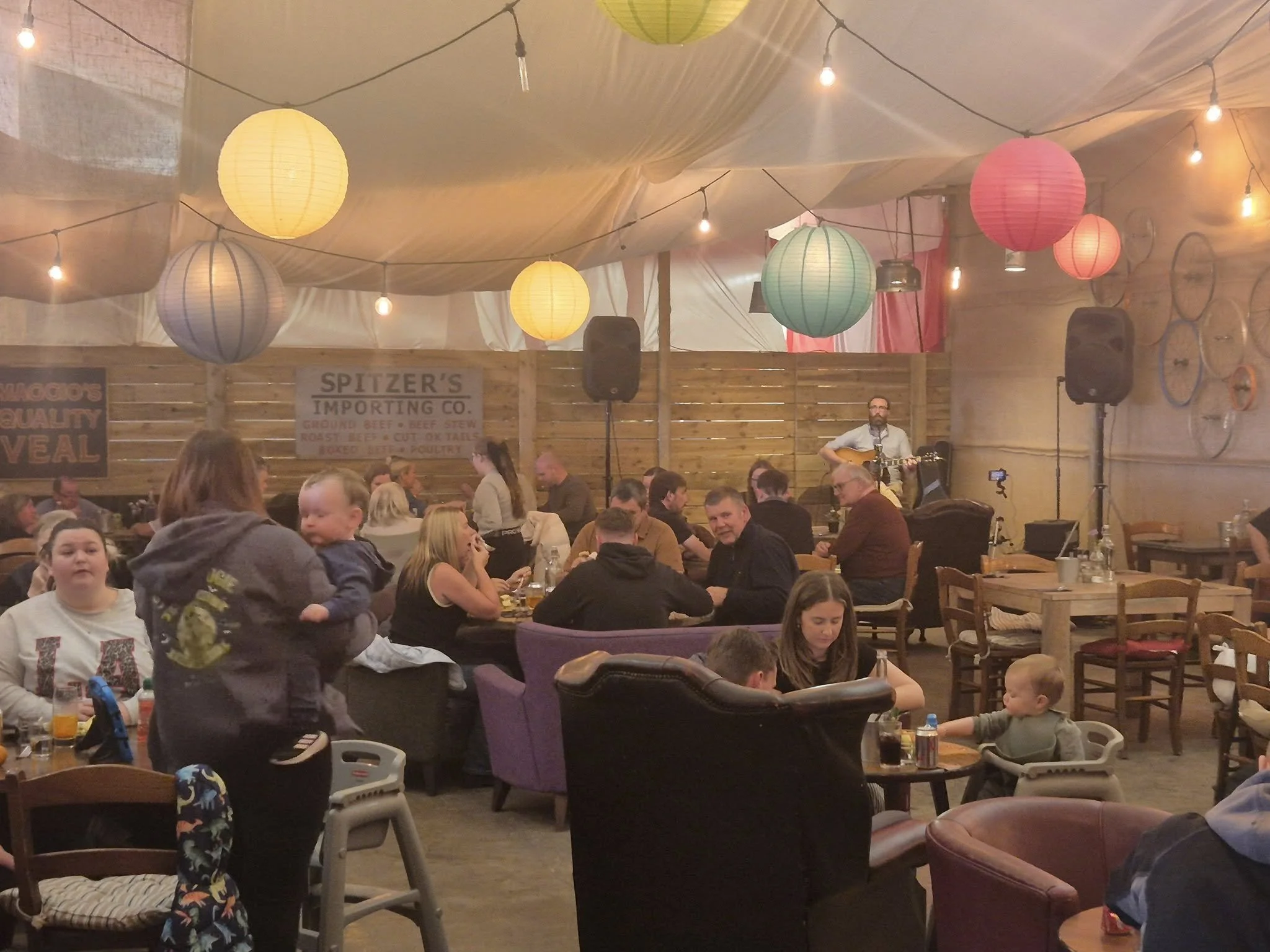Restaurant with music.jpg