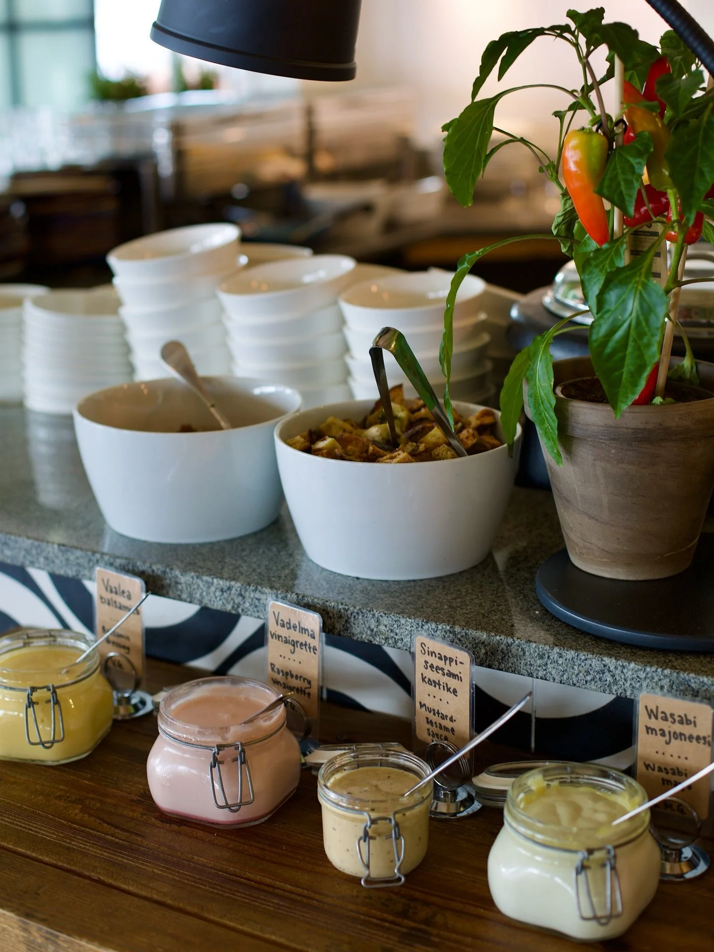 Sesongin vaihtuessa my&ouml;s lounaslistamme el&auml;&auml; vuodenaikojen mukana. Viikon lounaat julkaistaan joka maanantai instagramissa ja nettisivuillamme. Lounasta on tarjolla arkisin klo 11 alkaen 🧡