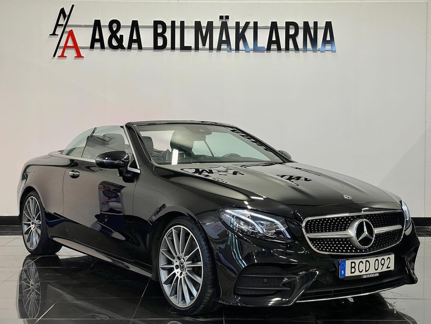 &Auml;r det dags f&ouml;r en ny sommarbil? V&auml;lkomna att komma och titta p&aring; denna fina Mercedes benz E-klass! 

☎️031-7070800
📨info@aabilmaklarna.com