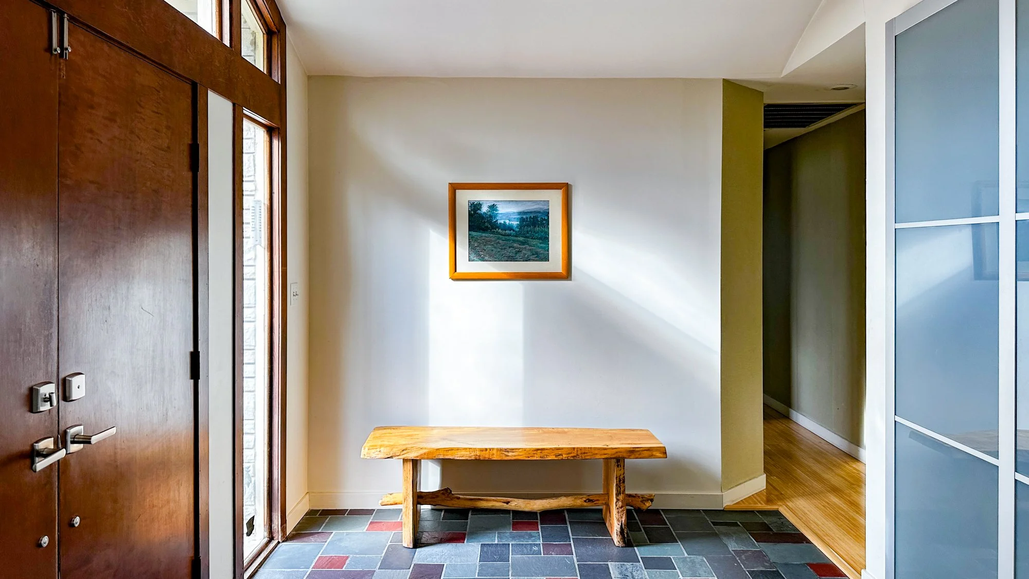 Entrance to Bellevue home 4.jpg