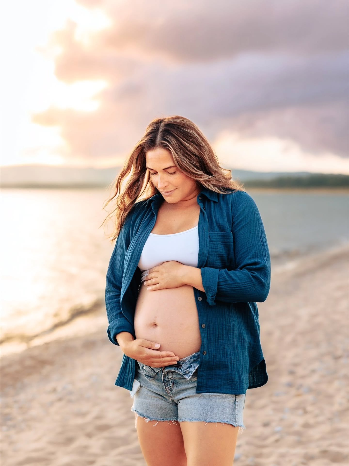 A sweet sunrise maternity session to start your weekend. ☀️
