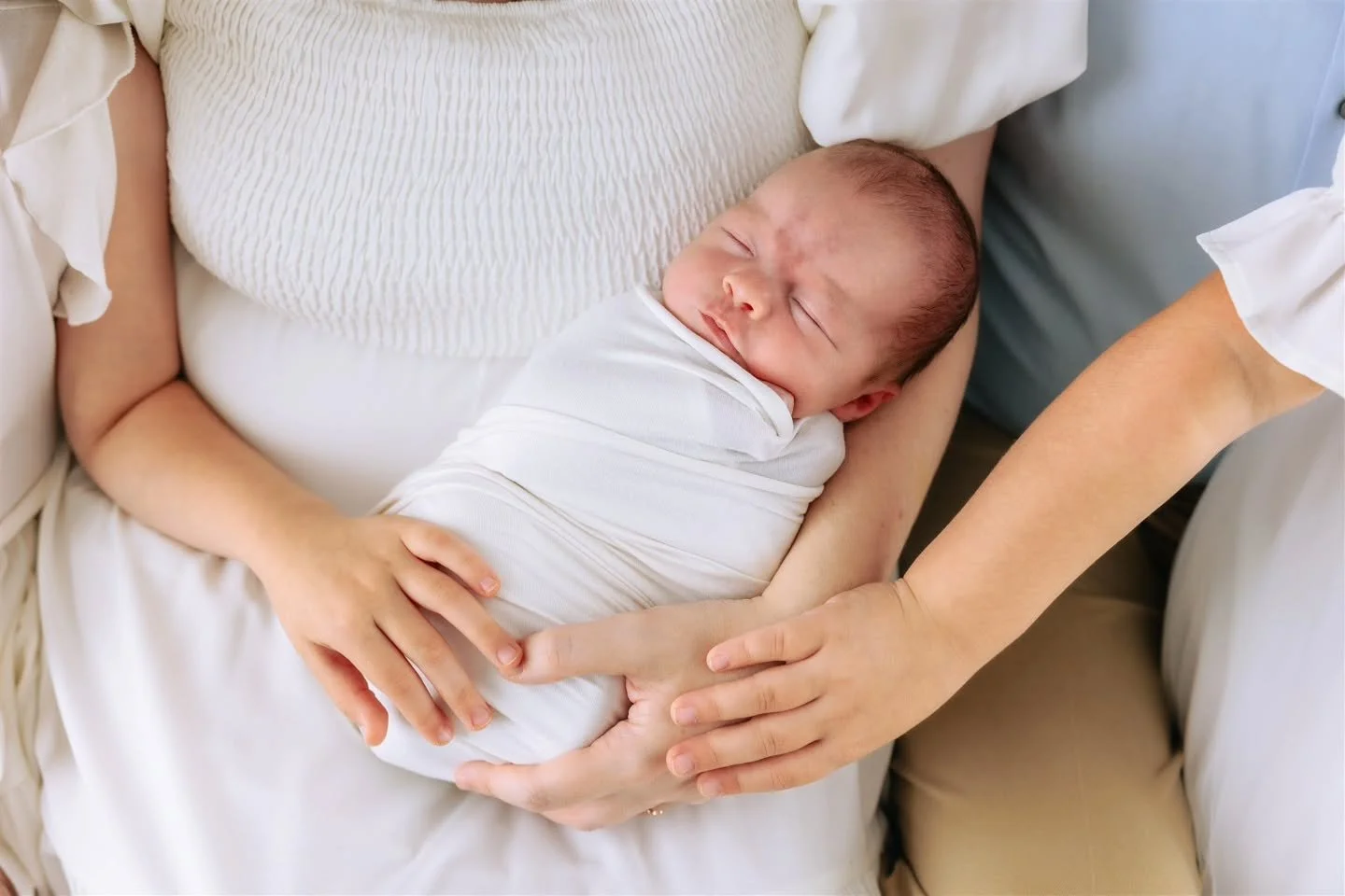 I had the sweetest session to welcome this sweet family's newest addition a few weeks ago. 💕