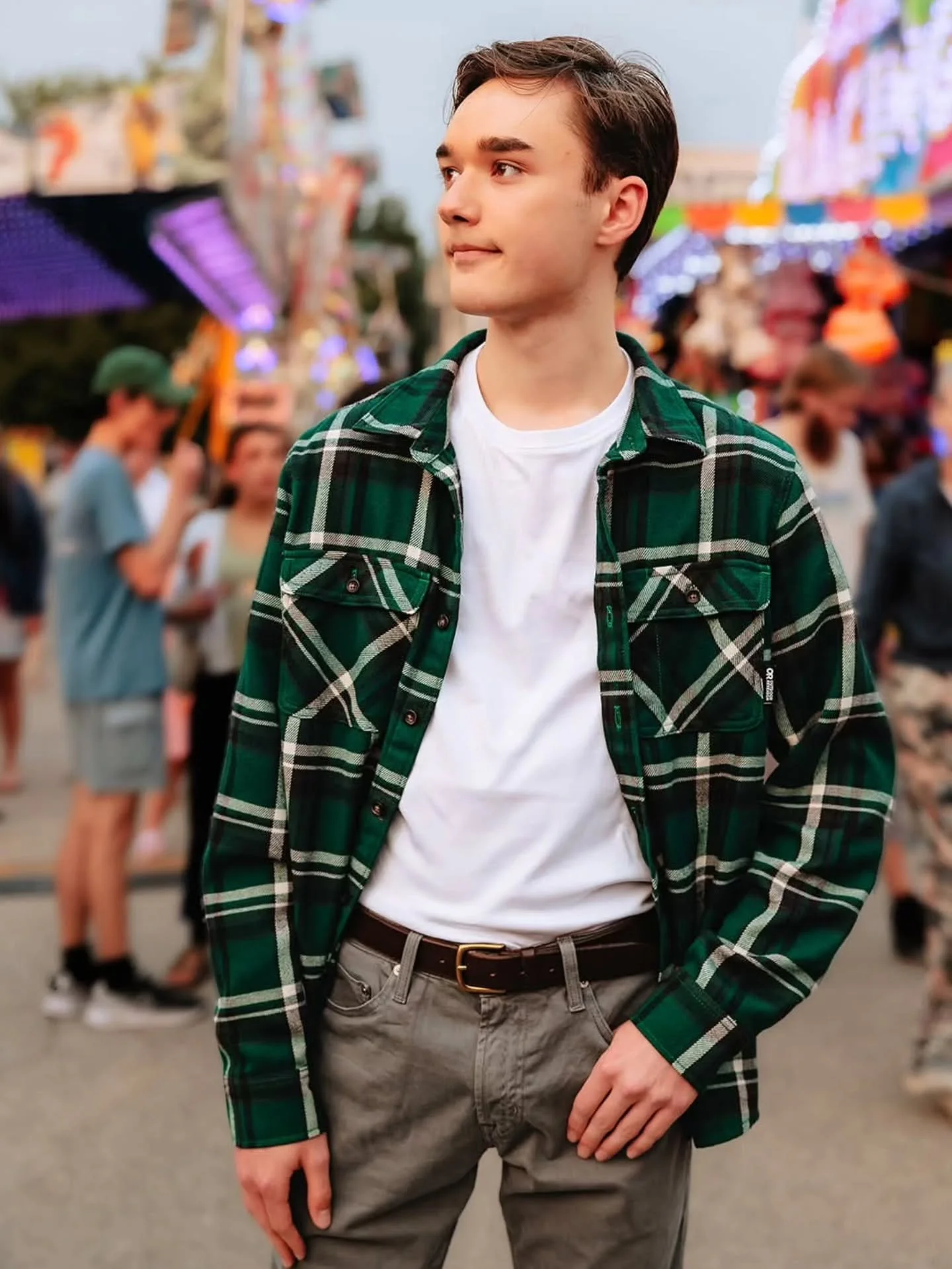 Harbor Days is the perfect time to capture your senior photos and family photos all together. 🎡