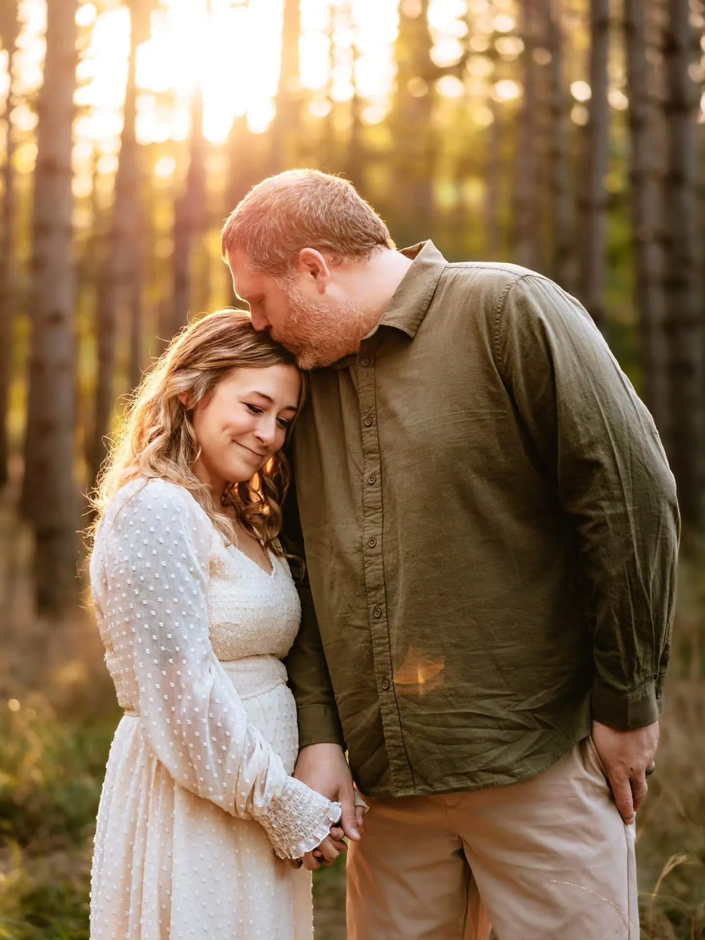 Fairytale anniversary session for these two 🤍

#northernmichigan #michiganphotographer #traversecityphotographer #sleepingbeardunes #northernmichiganphotographer