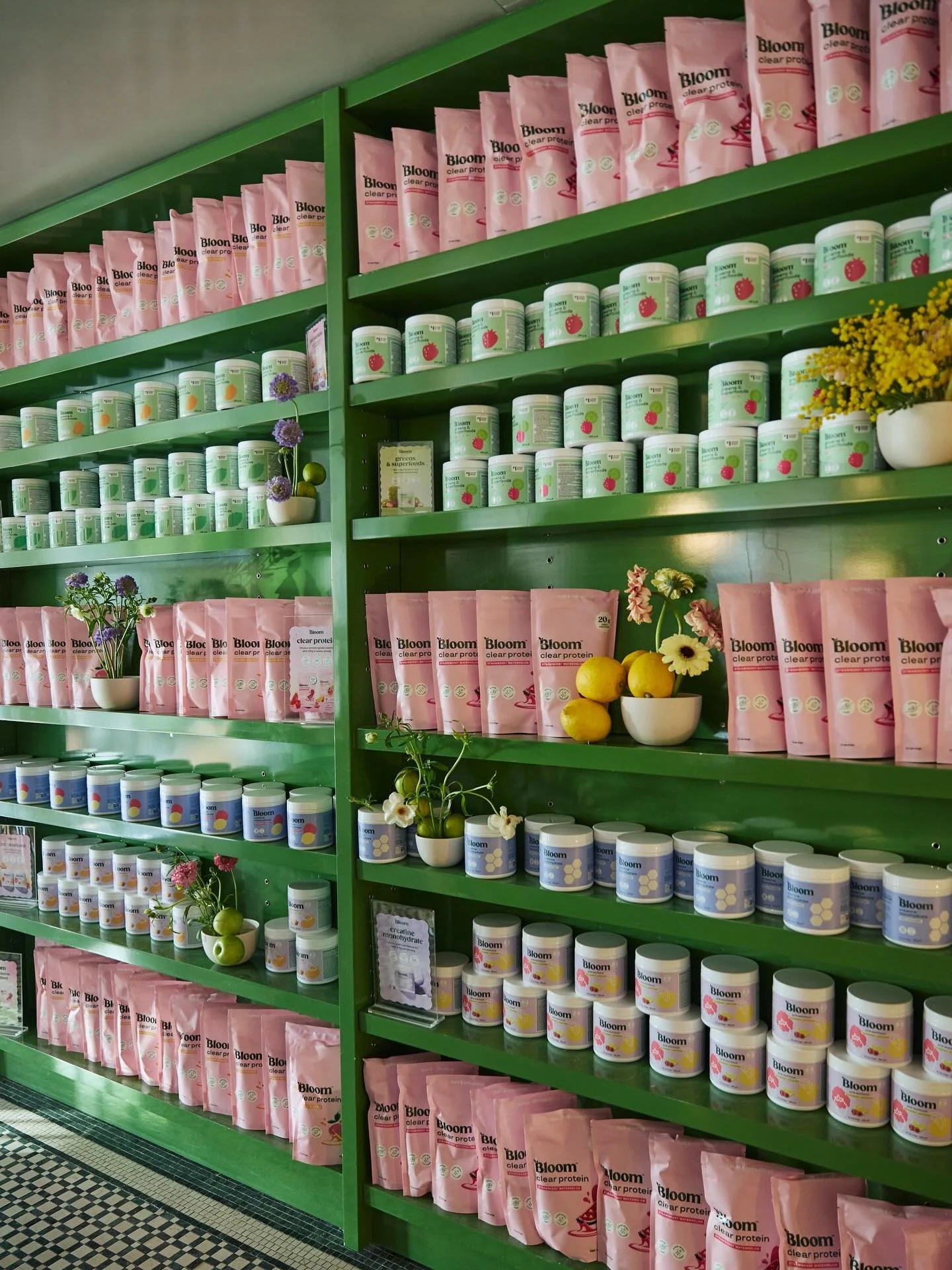 Yesterday, we celebrated the UK launch of @bloomsupps - the viral wellness phenomenon and the No.1 greens powder brand in the US. On a mission to help everyone bloom into their best selves, Bloom is redefining the supplement space with formulas that 