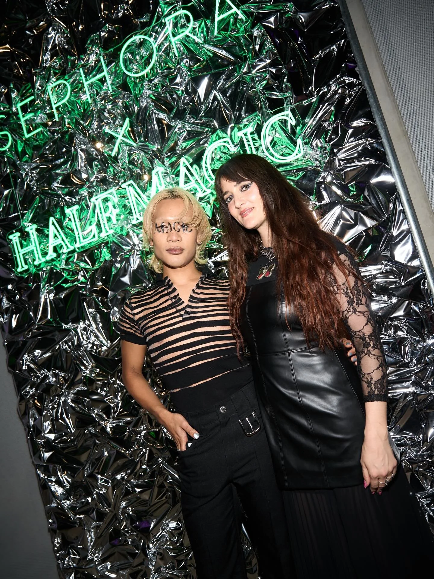 Last week we celebrated the UK launch of @halfmagicbeauty, founded by Emmy award-winning makeup artist Donni Davy and now available at @sephorauk ✨

Known for its bold, expressive looks inspired by the experimental beauty of Euphoria (where Donni is 