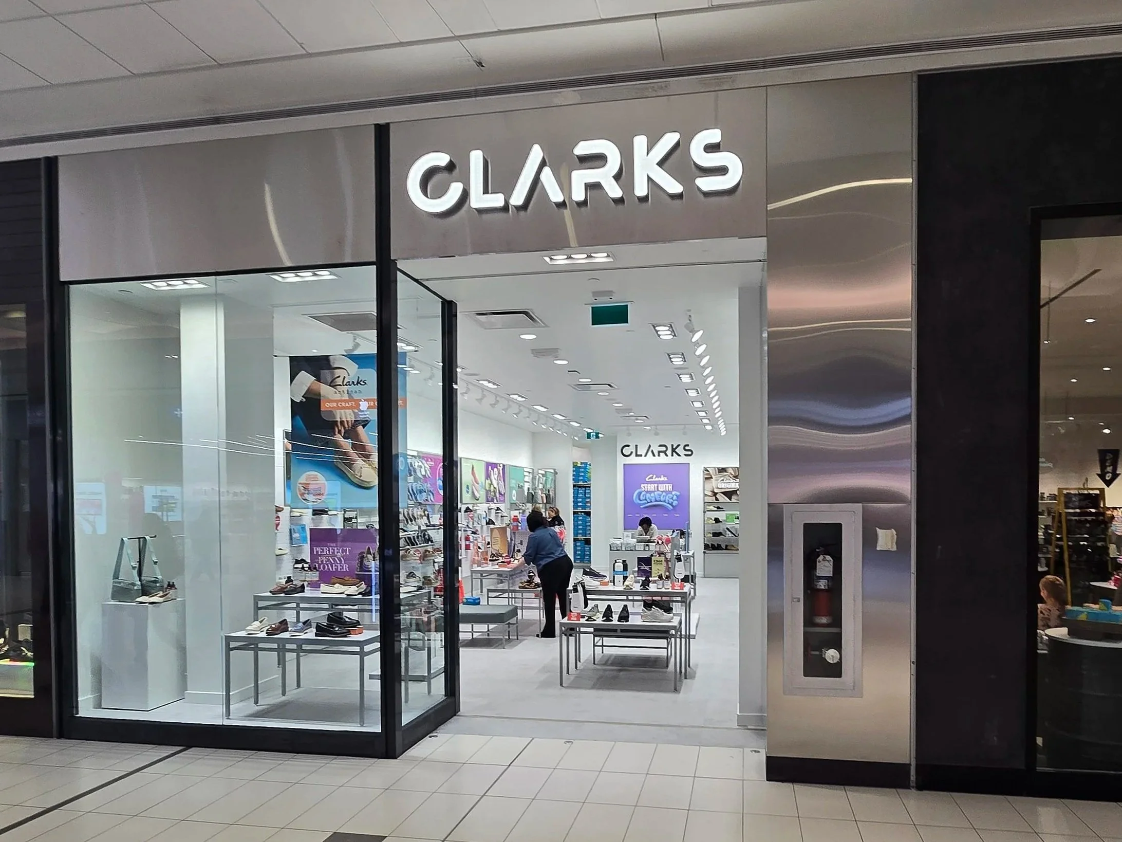 Oshawa Centre - Oshawa, Ontario (Interior Mall)