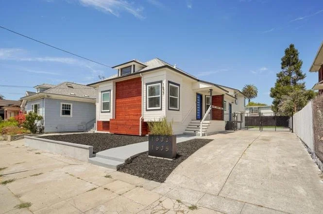 1633 62nd Street, Berkeley 5/3, ~2,300 SF Laundry, Yard, 3+ Car Driveway, Available 6/1 $7,350/ Month 