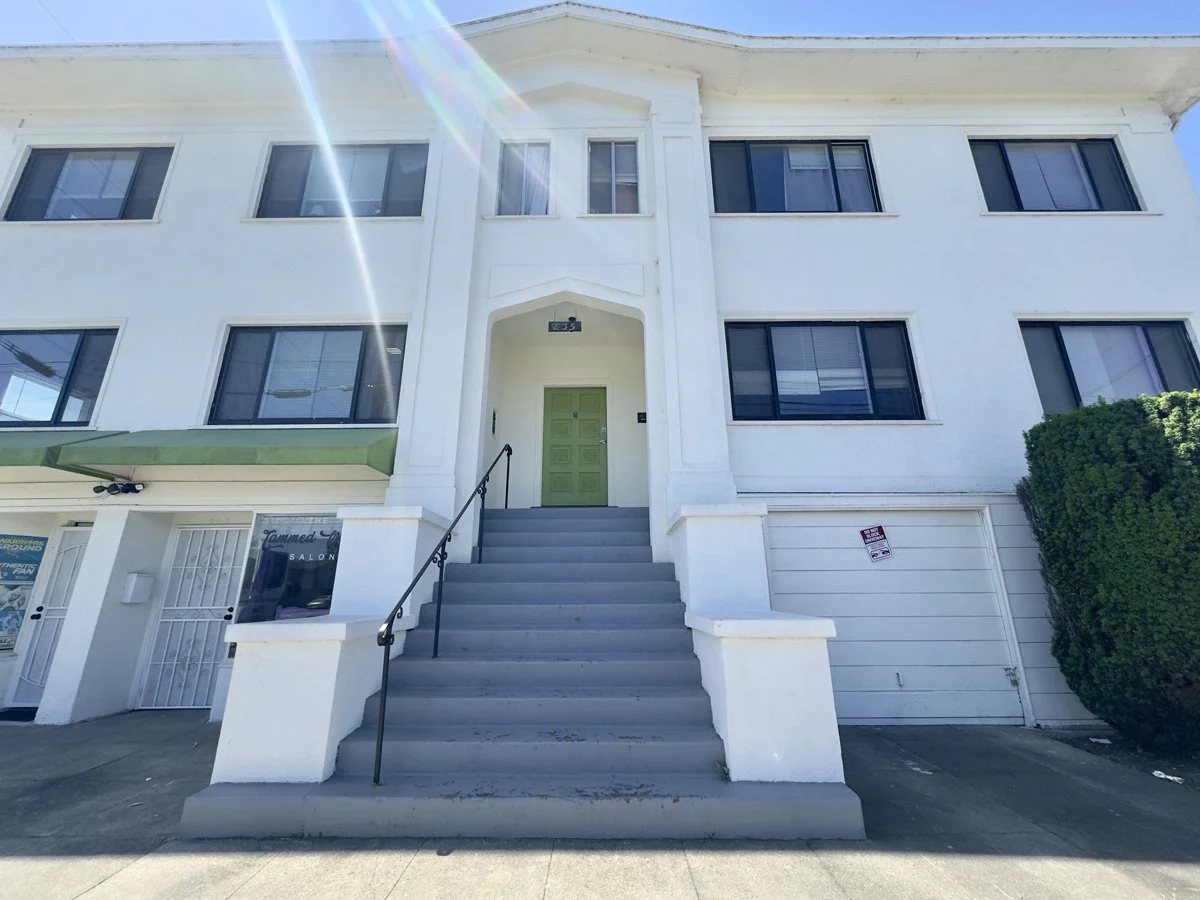 835 40th Street, #1 Oakland 2/1, ~650 SF Shared Laundry In Building, Shared Yard, Garage Parking included with Rent, New Kitchen Available Now! $2,695/ Month