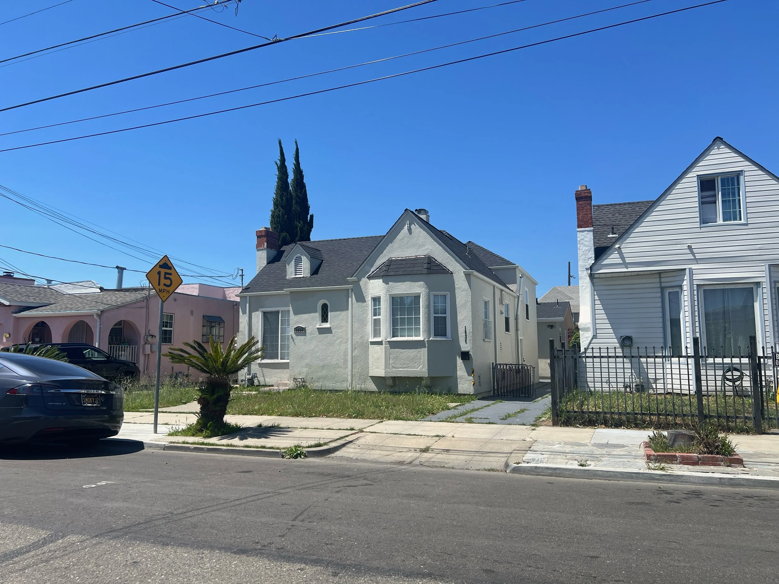 Coming Soon! 1833 108th Avenue, Oakland 3/1 House, ~1,200 SF Laundry, Front Yard, Split Level, Storage $3,100/ Month