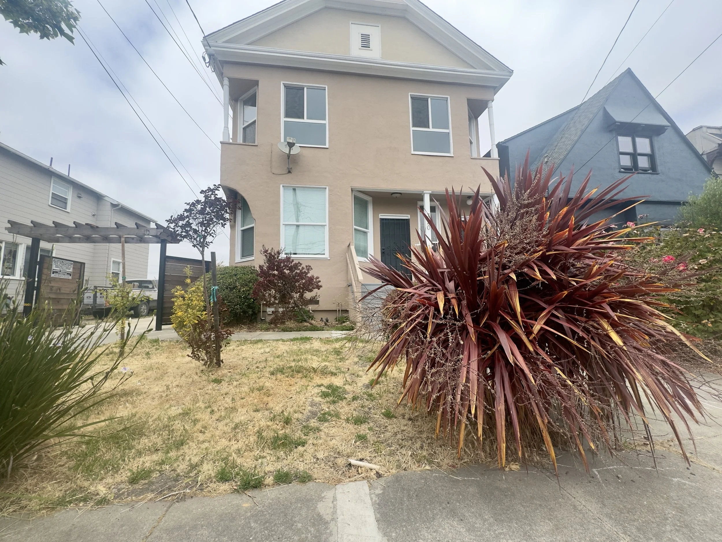 716 37th Street, Oakland 4/2, ~1,500 SF Top Floor Unit, Laundry, 1 Car Parking Coming Soon! $3,995/ Month