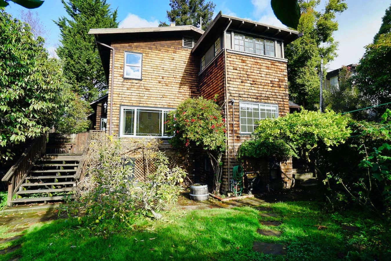 2836 Derby Street, Berkeley 5/3, ~2,250 SF Lovely Yard 1 Car Off Street Parking, In Unit Laundry, Hardwood Floors Available 6/1/ 26 $9,950/ Month