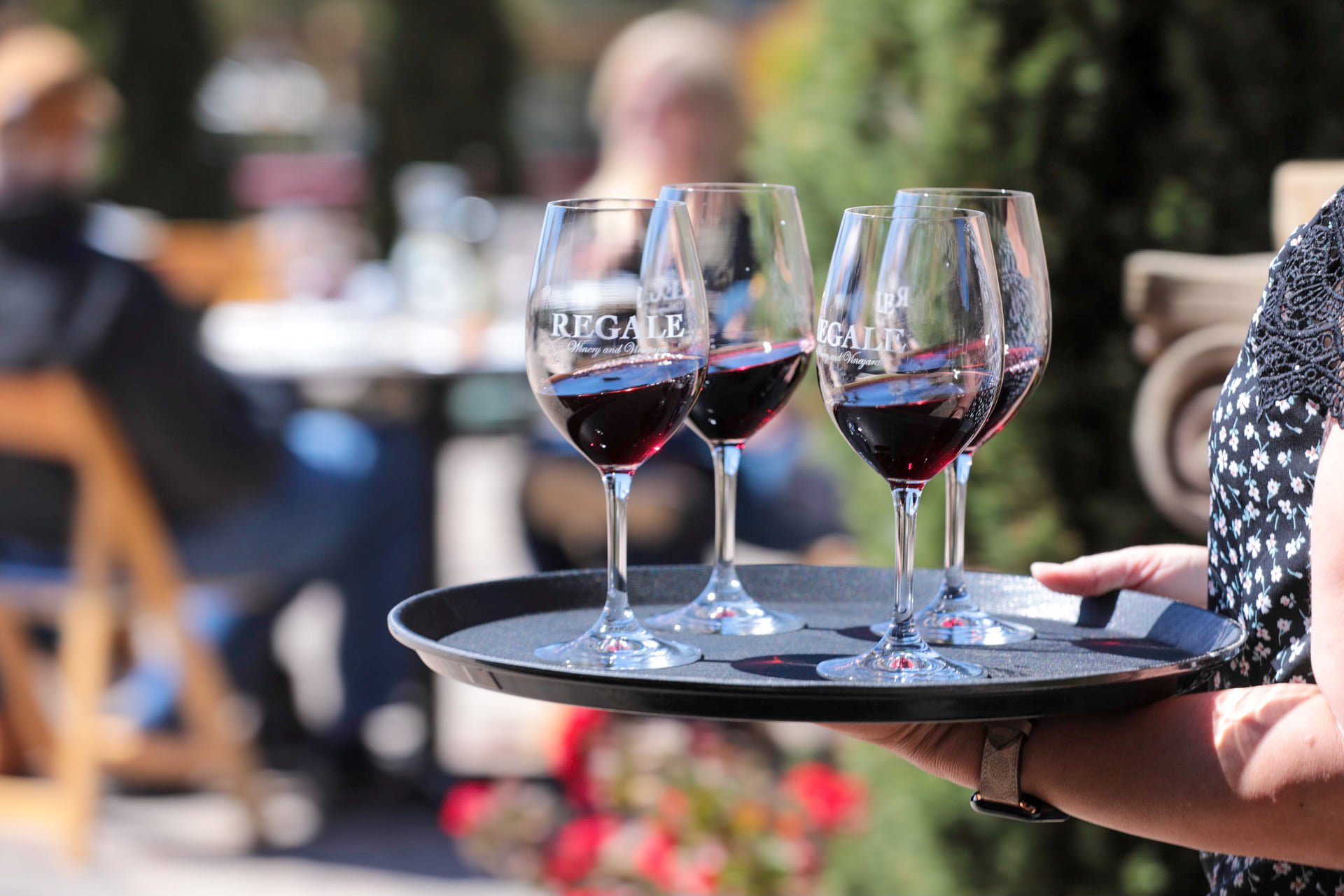 regale_wine_tray.jpeg