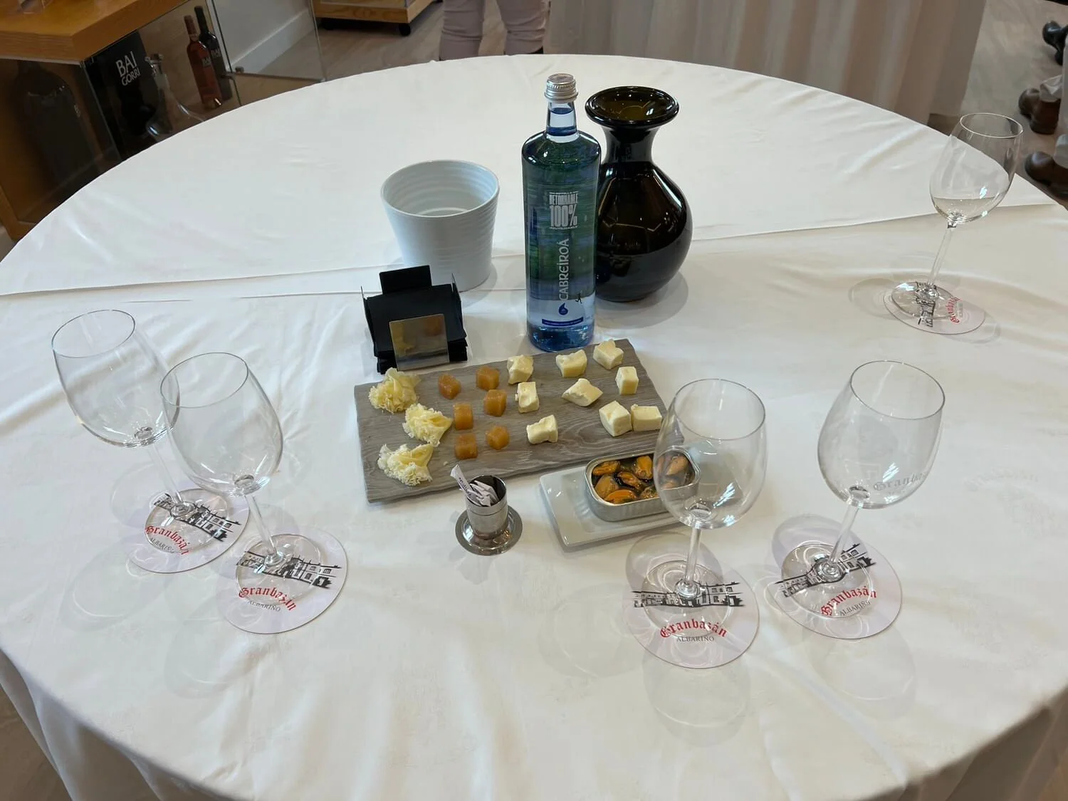 granbazan-winery-tasting-glasses.jpeg