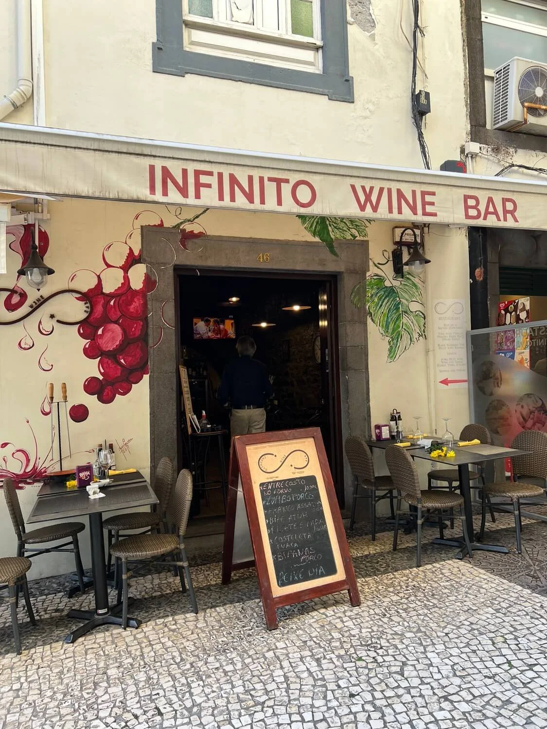 infinito-wine-bar-funchal-madeira.jpeg