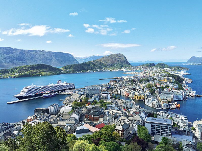 Holland America Line's New 28-Day Legendary Voyage "Arctic Circle Crossing: Greenland &amp; Iceland"