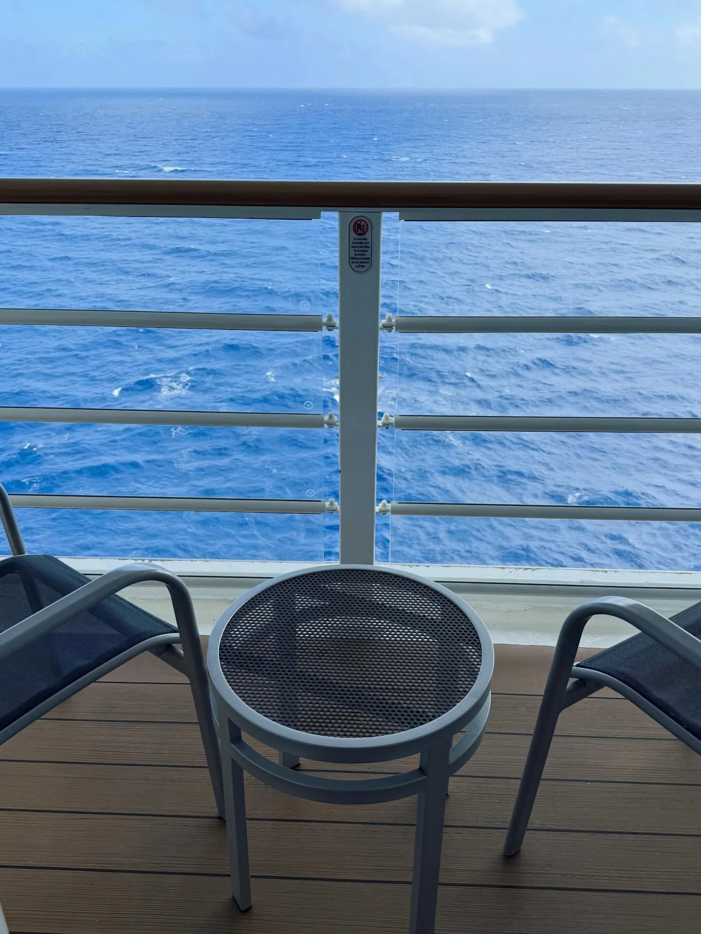Sea days are one of our favorite parts of cruising, and today on the Disney Dream was all about relaxing and enjoying the ship.

We started the morning the best way possible&hellip; sleeping in! Eventually we woke up to room service breakfast deliver