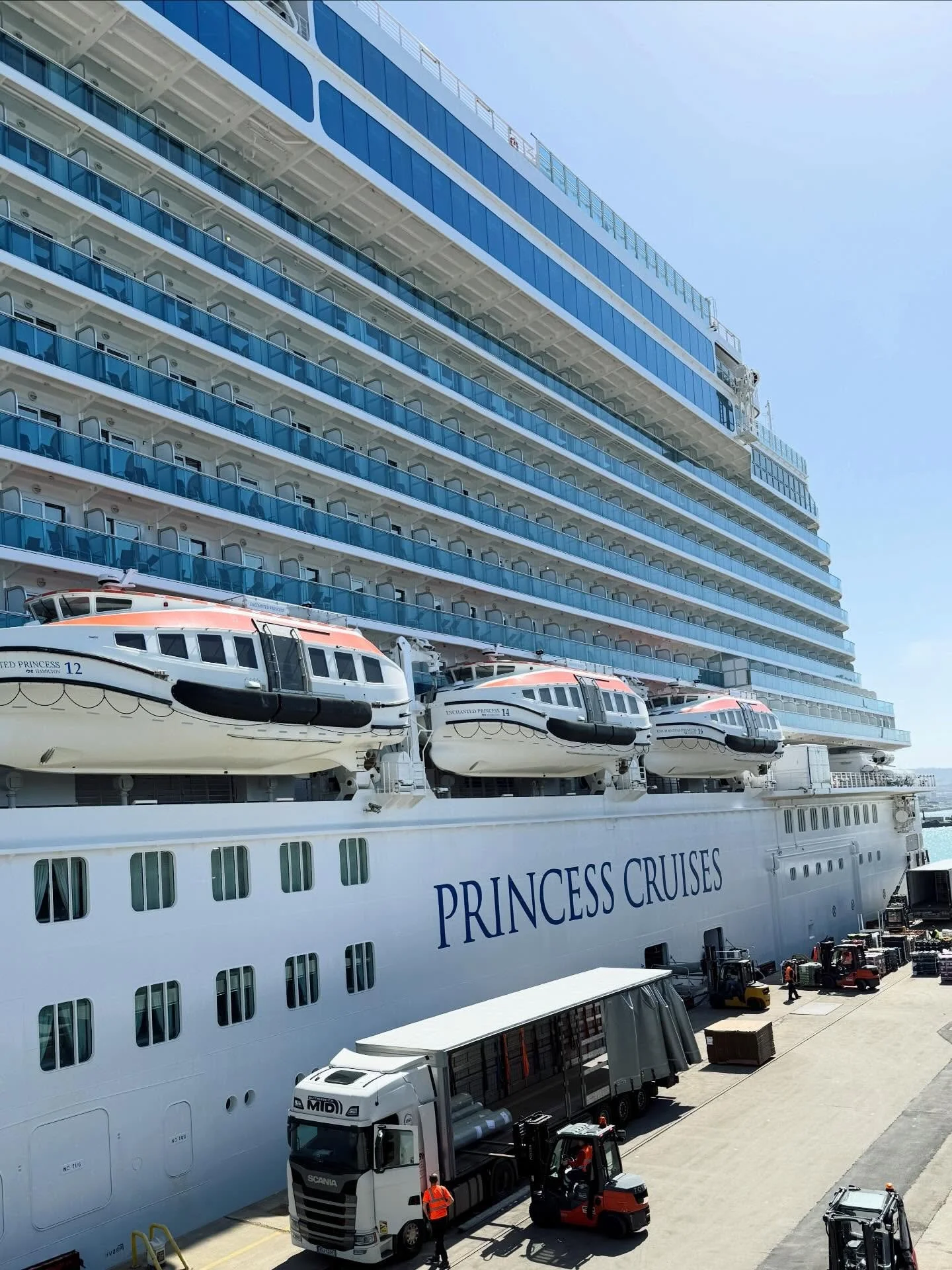 We boarded the beautiful @princesscruises Enchanted Princess today in Civitavecchia, Italy! 🚢✨

Our morning started with a smooth checkout from Hotel Smart Cruise before hopping on their shuttle over to the port. From there, everything was incredibl