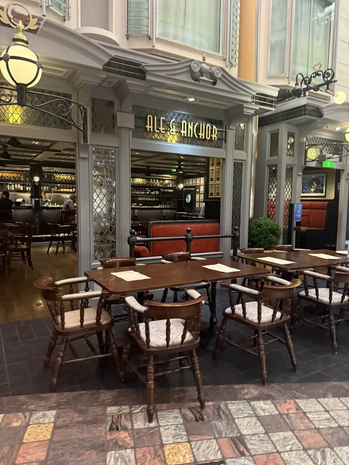 independence-of-the-seas-ale-anchor-pub.jpeg
