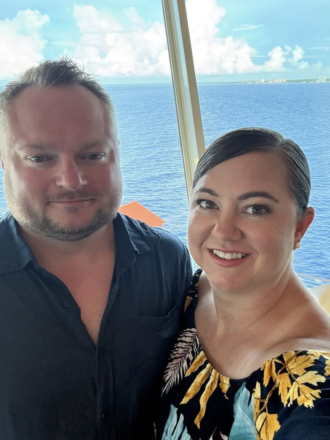 jay-jennifer-viking-lounge-independence.jpeg
