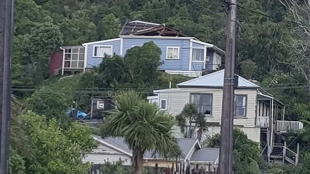 Small tornado damages several properties on West Coast - Chris Lynch Media