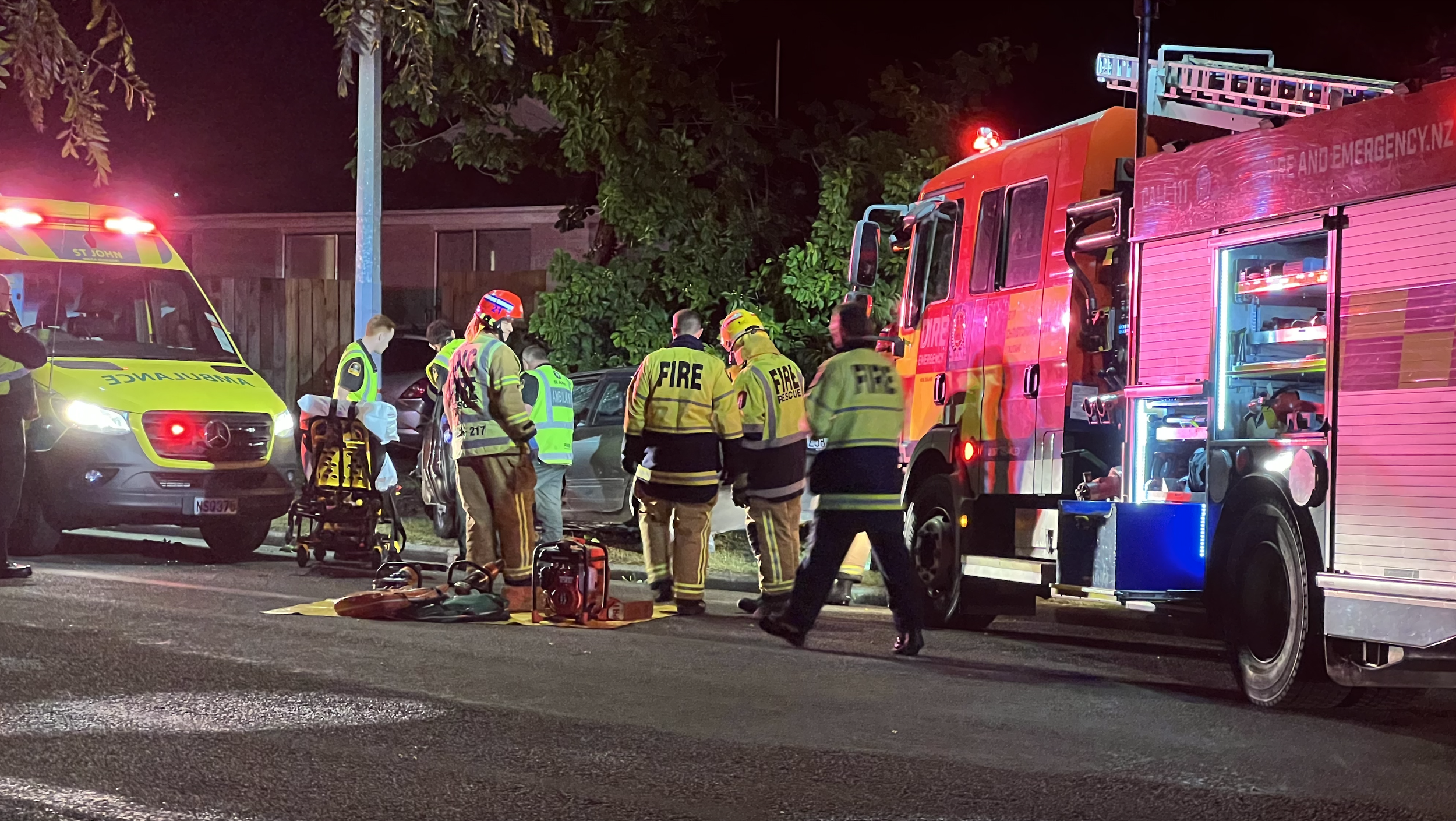 Car crashes into power pole in Bromley injuring driver, pregnant woman ...