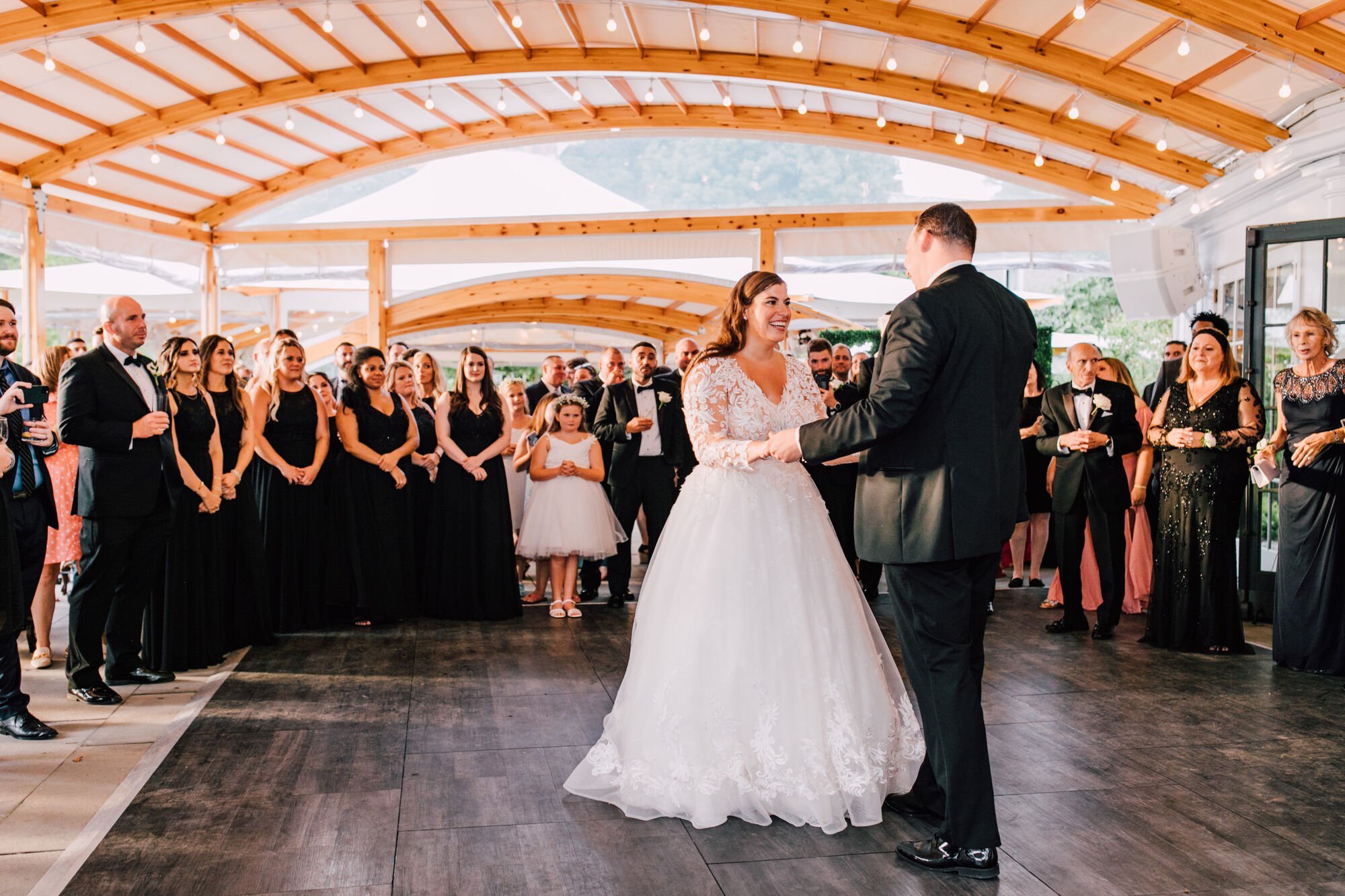  Newlywed’s first dance from an inns of aurora wedding 