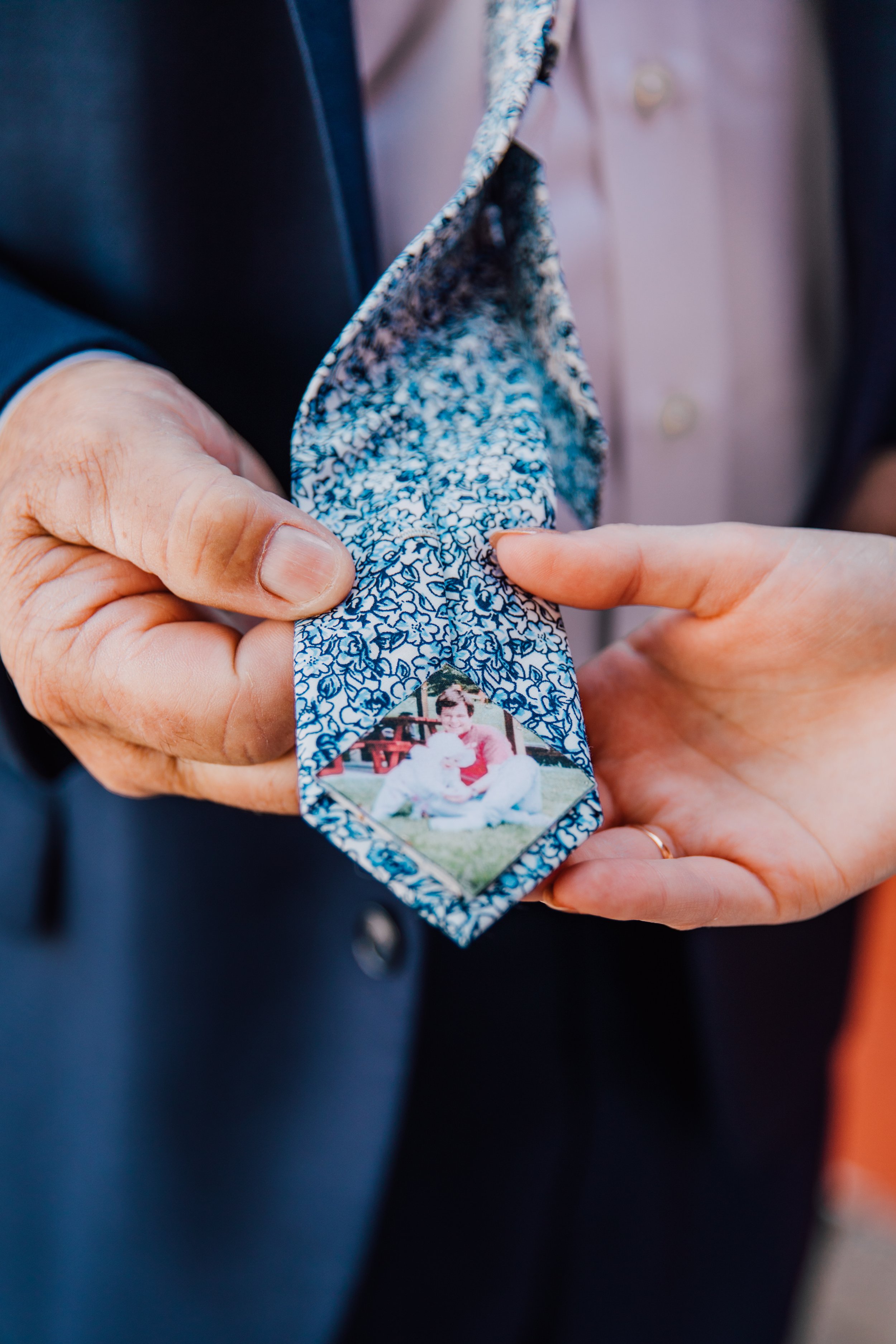  The underside of the Father of the Bride’s tie features a photo of him and the Bride when she was young 