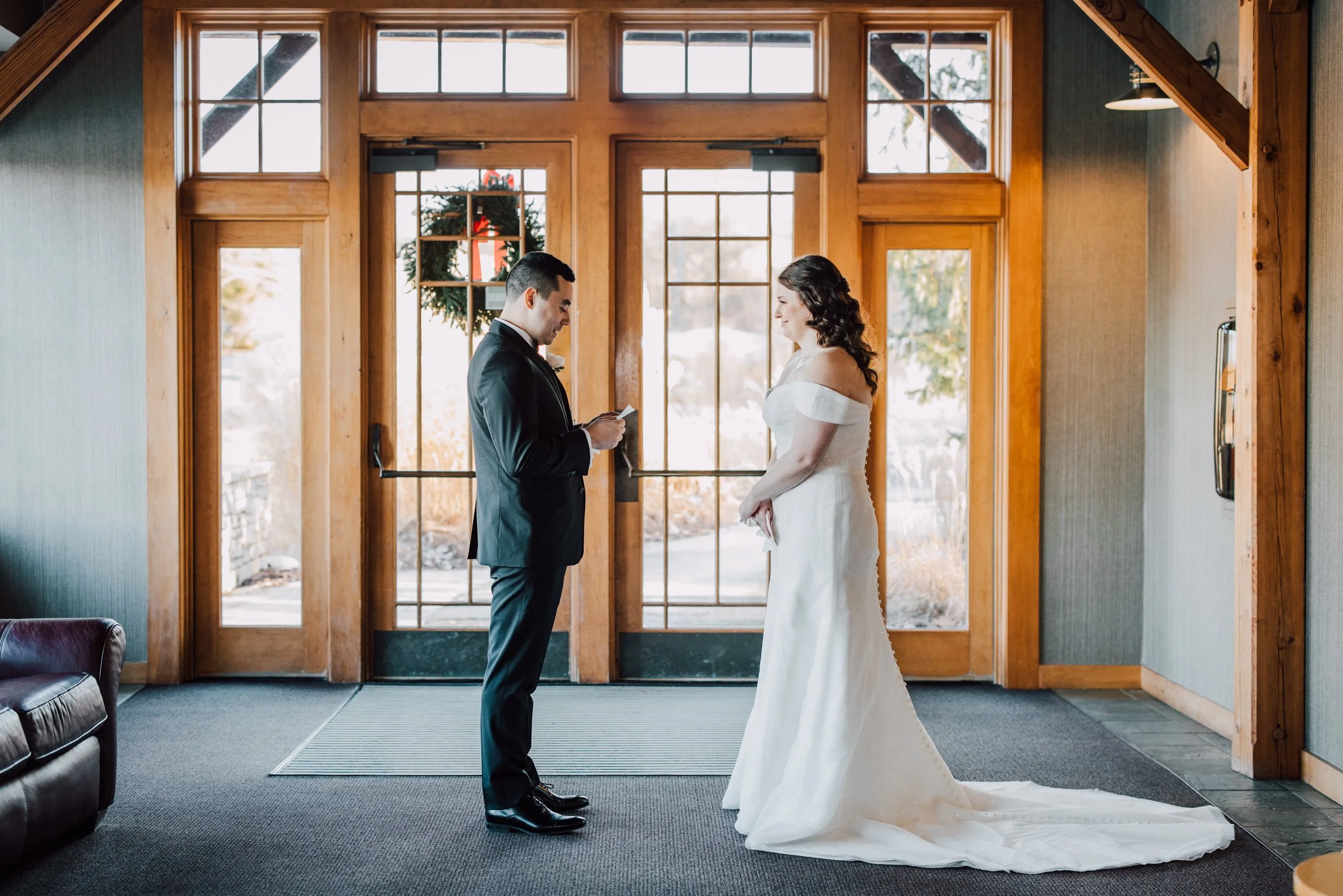 Groom and Bride share first look at The Lodge