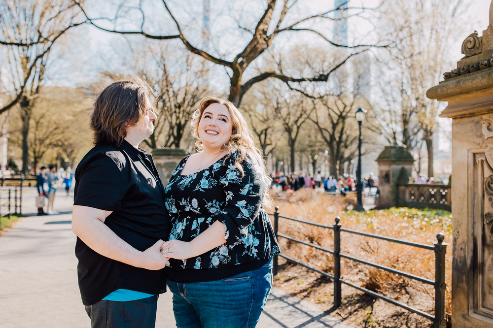 Sara + Pete’s Central Park Engagement Photos | Brittany Juravich ...