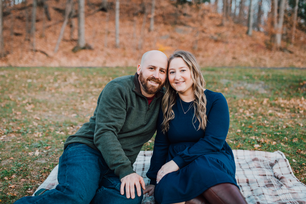 Devorah & Nick’s Cozy Fall Pictures at Green Lakes State Park ...