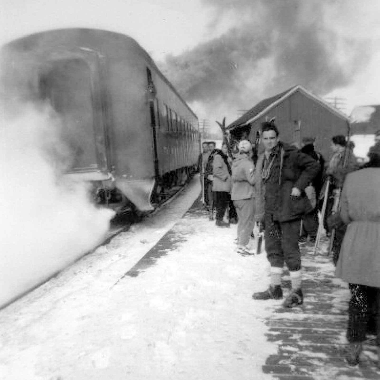 B_skitrain1954.jpg