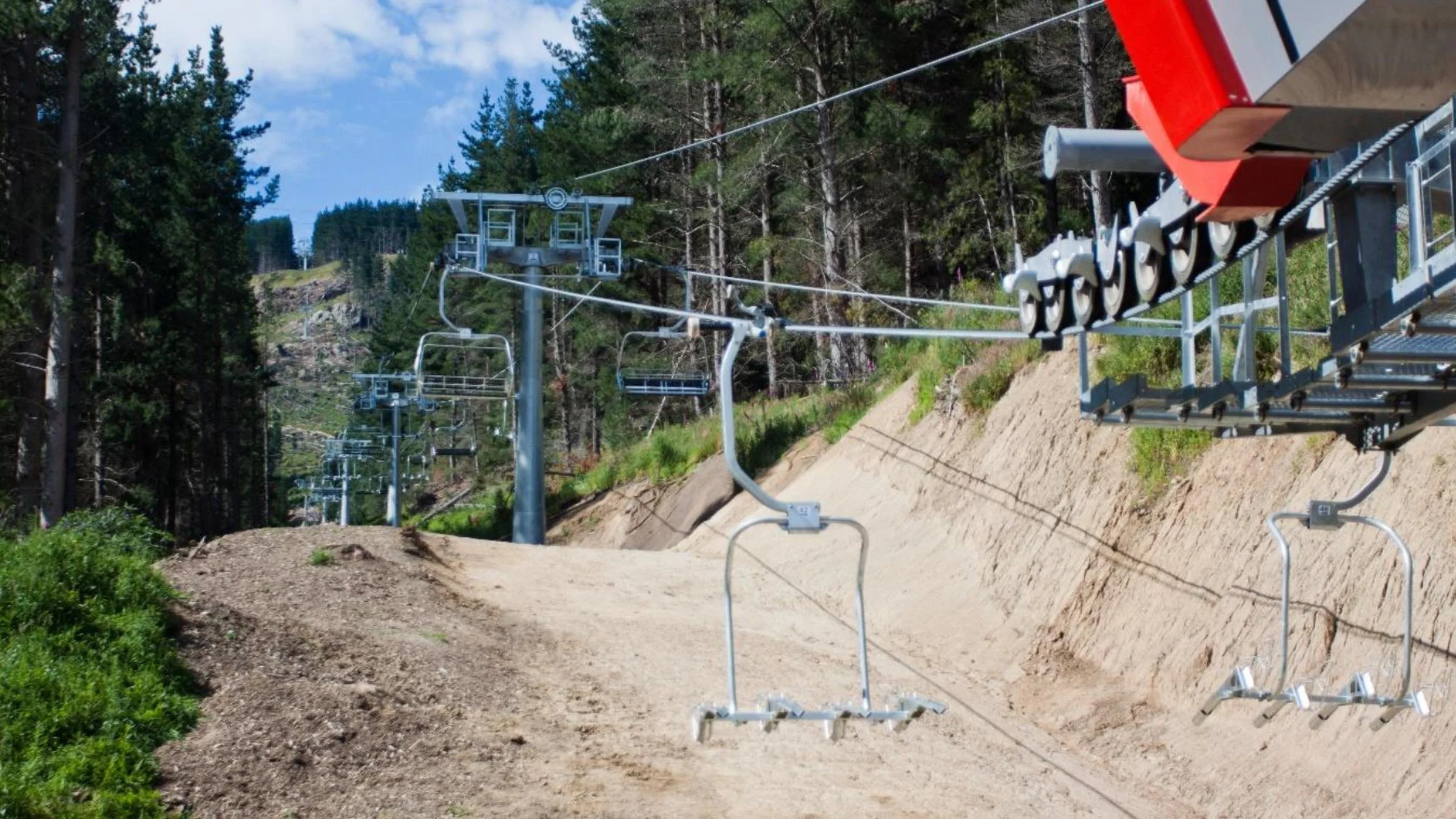 Doppelmayr-Canada-Bike-carriers-2.jpg