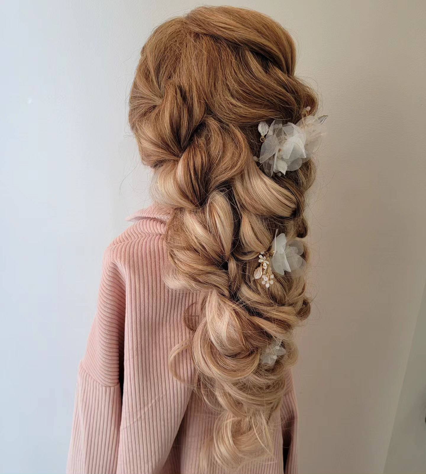 Some of our artists went to a class with @wb_upstyles &amp; @updos.by.jocelyn on Monday. Here is one of the looks we learned/recreated! #neverstoplearning

Hair by Lori 
#idoglamcrewlori

Mannequin: @hairartproducts 
Extensions: @bellamihair 
Venue: 