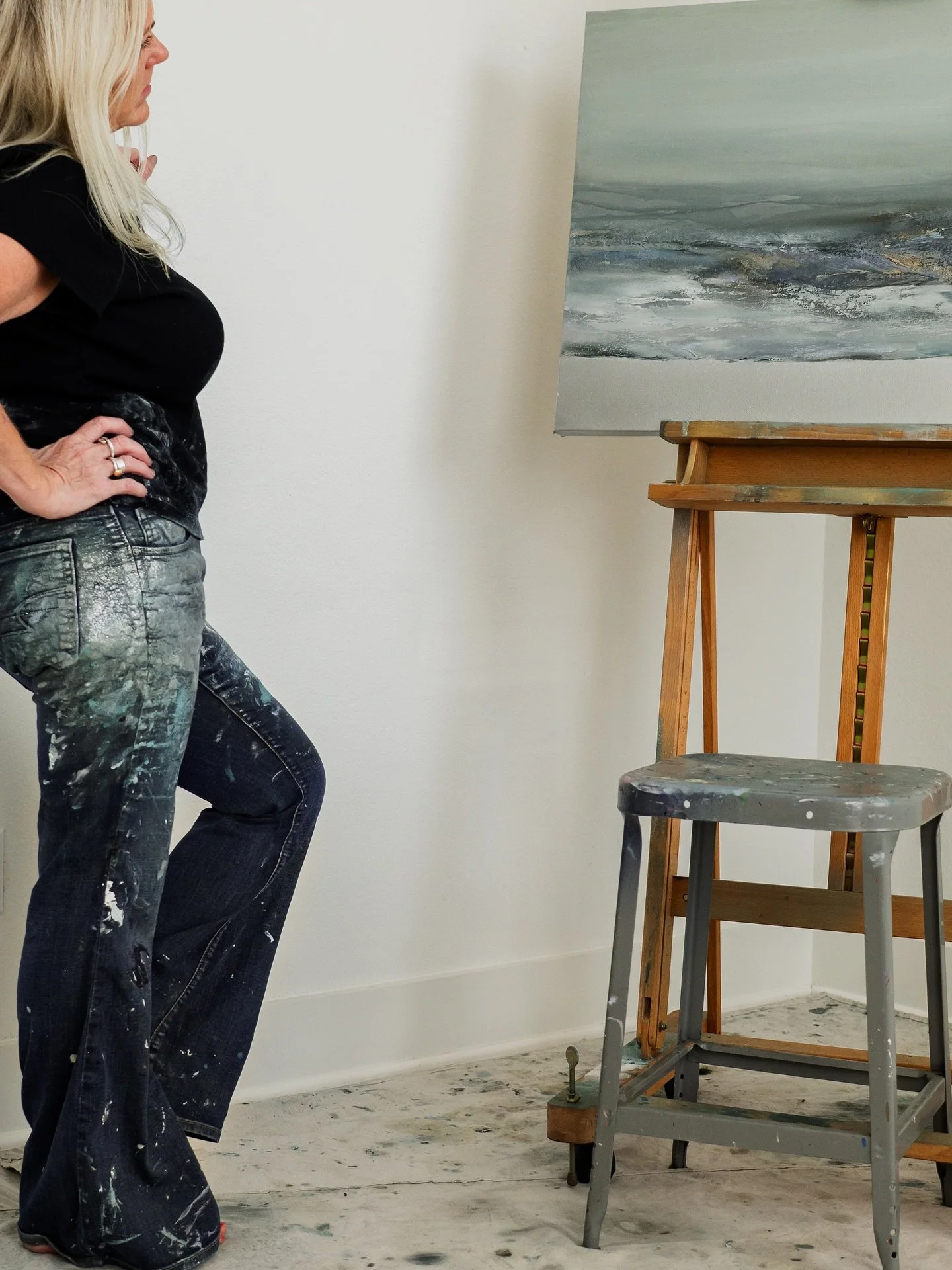 So thankful for Iris @ohmysoulphotography for beautifully capturing me and my new paintings&hellip; I&rsquo;m SO excited to finally share what I&rsquo;ve been working on. 🤍