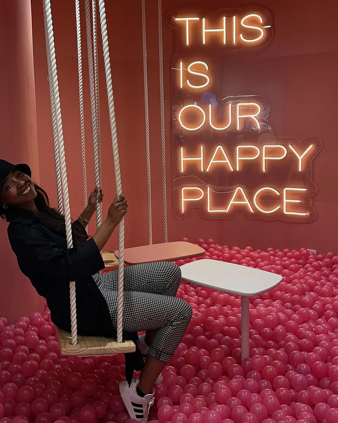 I can&rsquo;t believe this place actually made me happy like the wall promised it would 🤣

Week one into the new job and honestly? What an amazing onboarding 🥹 I hope this week is treating you well? Tell me about it if you can 🥰

Outfit details: 
