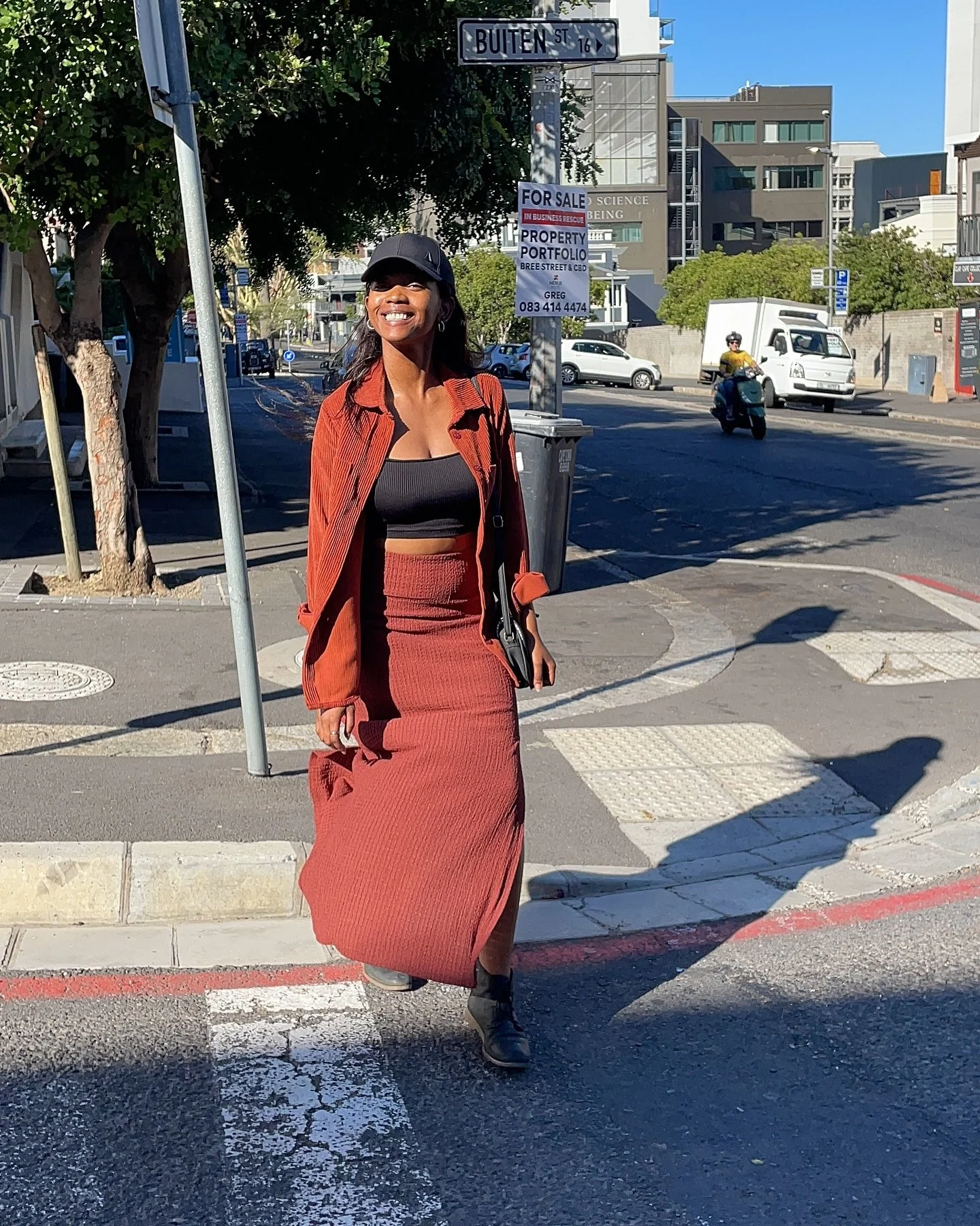 Some of my favourite moments this week 🥰 I hope you had a great week? 

Outfit Details: 
&bull; Rust maxi skirt @foschinisa 
&bull; Rust corduroy shirt @mrpfashion 
&bull; Black rib crop top @hm 
&bull; Black sling bag @ripcurl 
&bull; Black leather