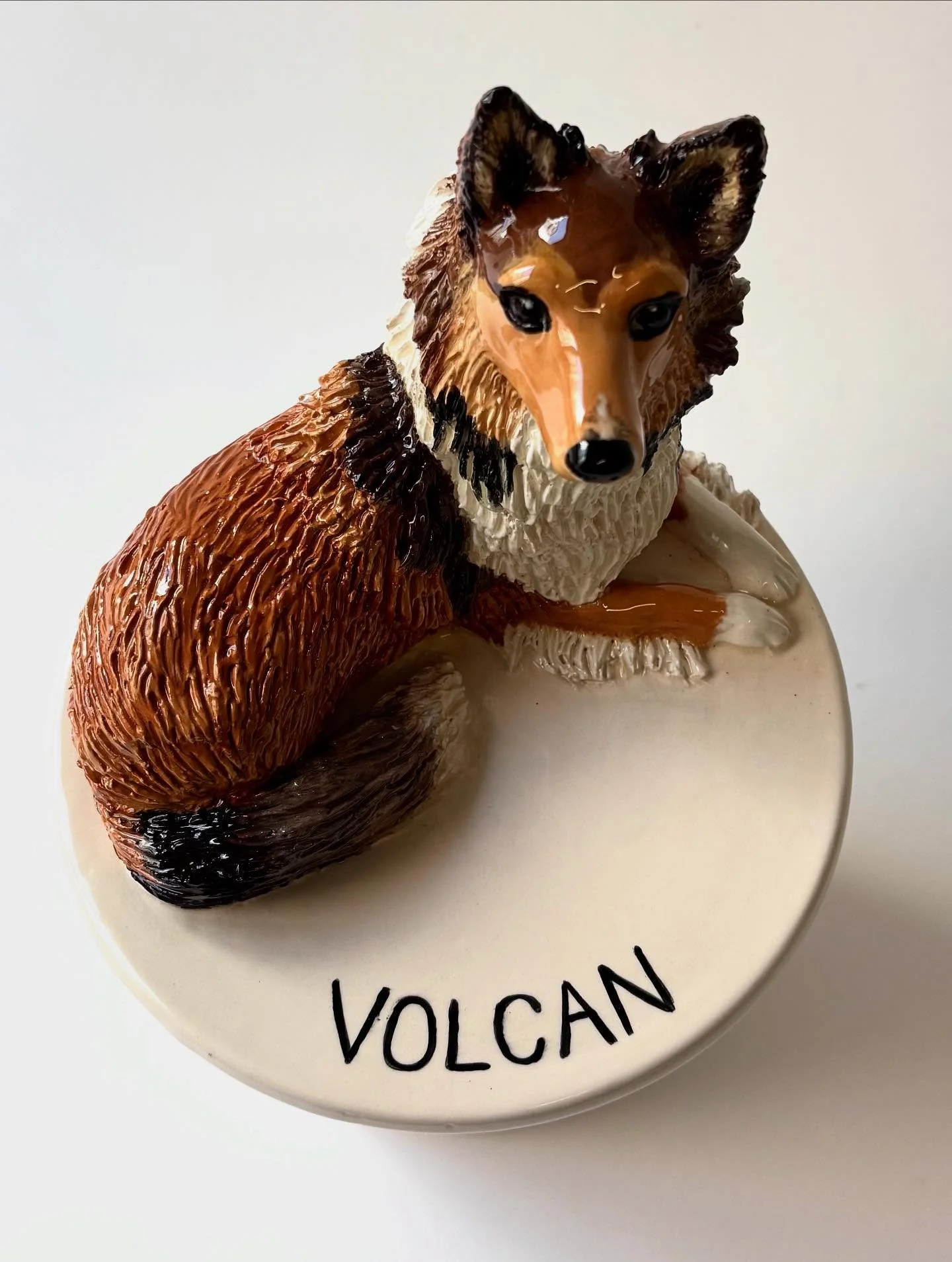 Le flamboyant Volcan , boîte à friandises , merci @renardbijoux pour cette commande 🧡