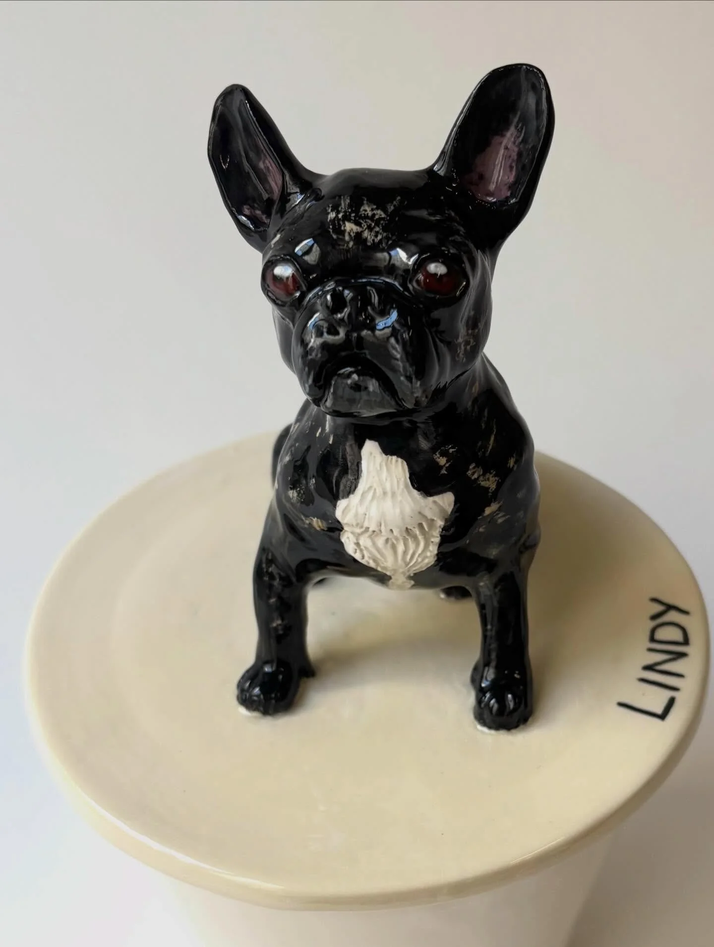 So sweet , little Lindy portrait 🖤 Thank you Jen , Happy birthday to your husband .