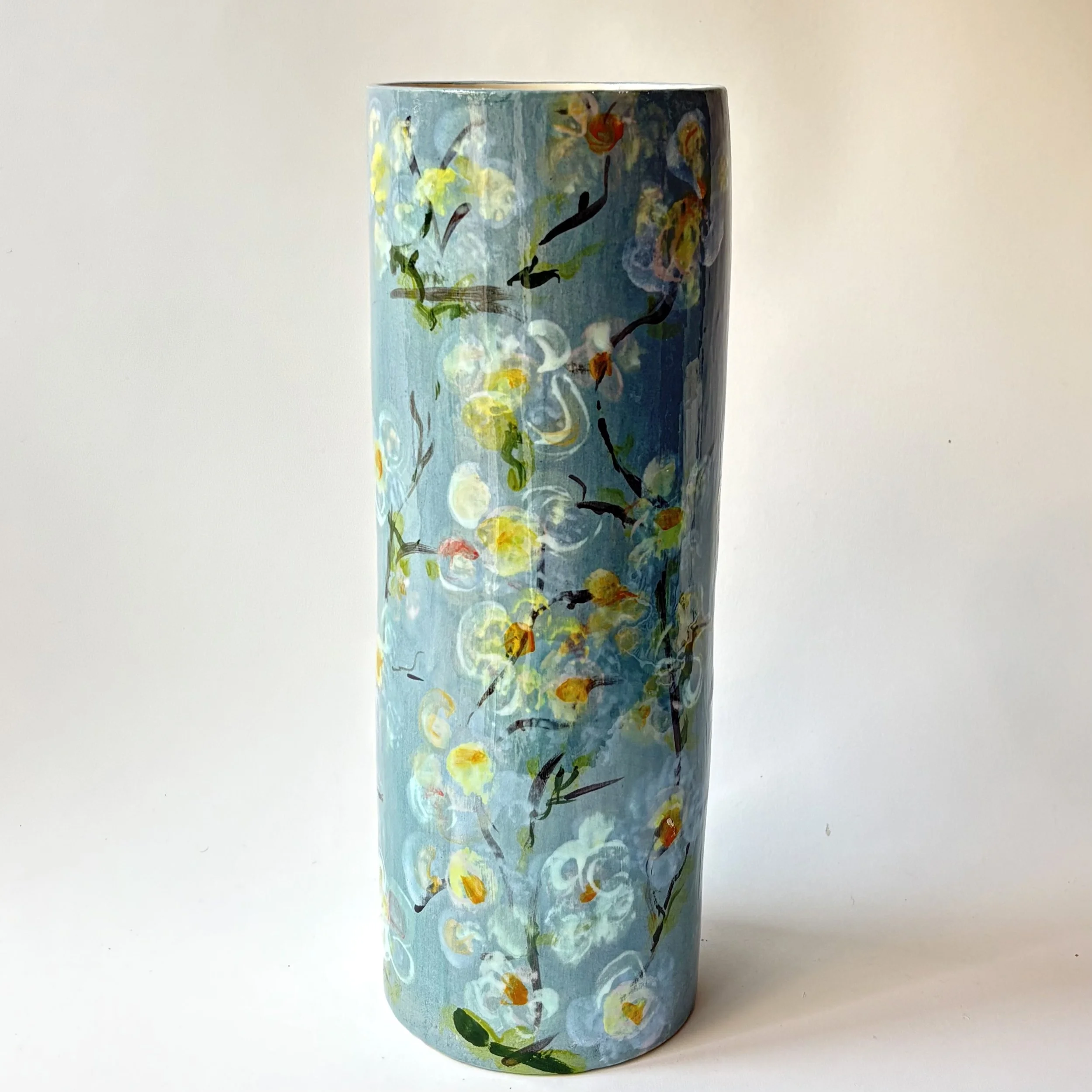 VASE fleurs fond bleu